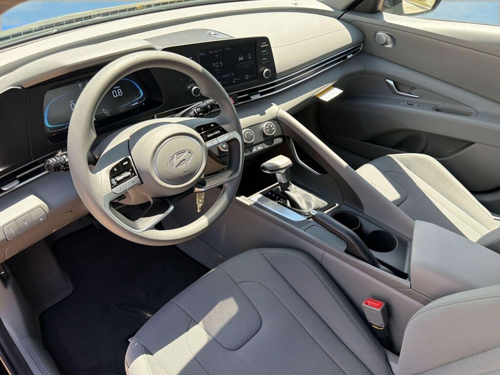 New 2026 Hyundai Elantra SE Sedan