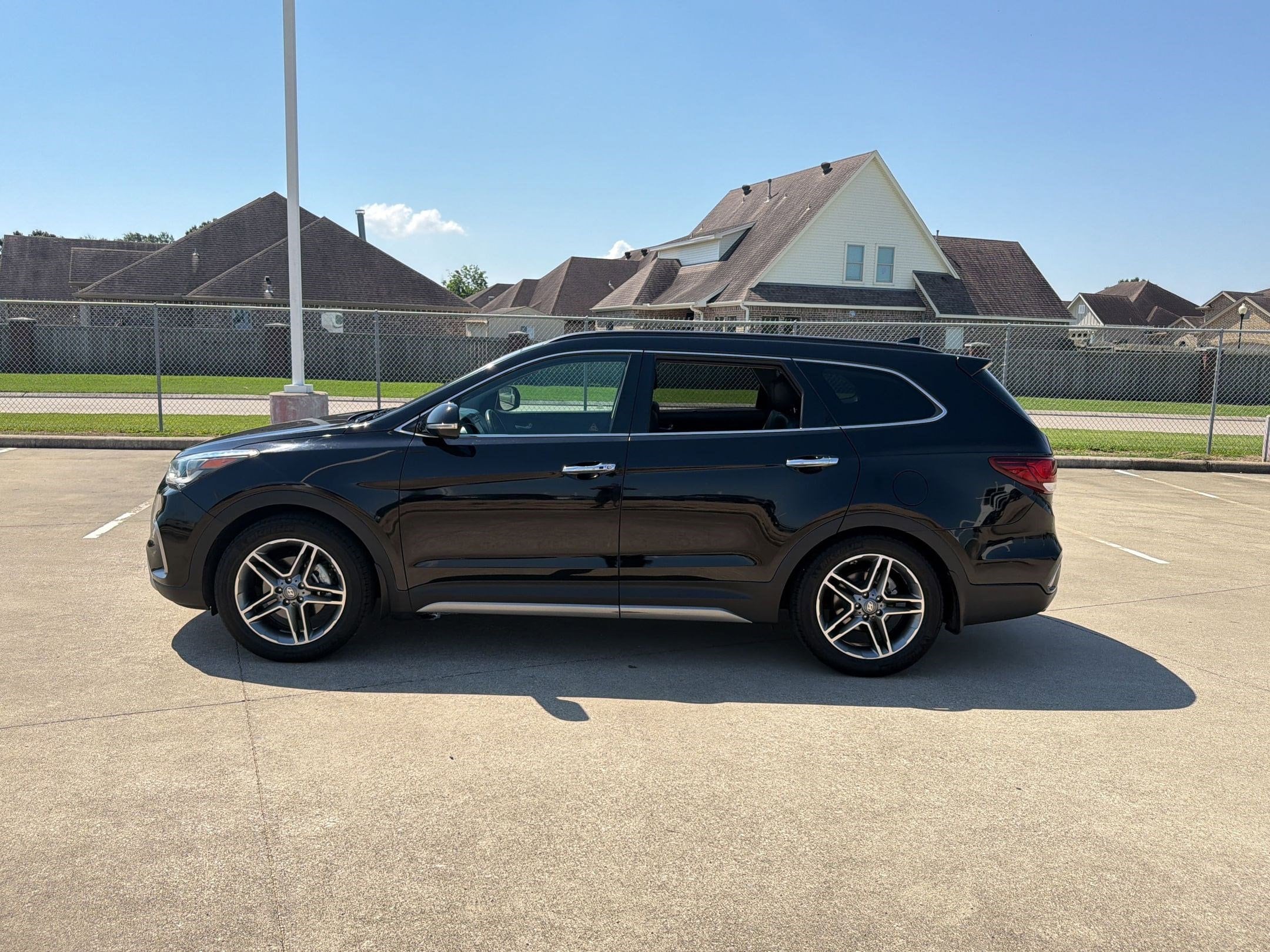Used 2018 Hyundai Santa Fe Limited Ultimate with VIN KM8SR4HFXJU275959 for sale in Nederland, TX