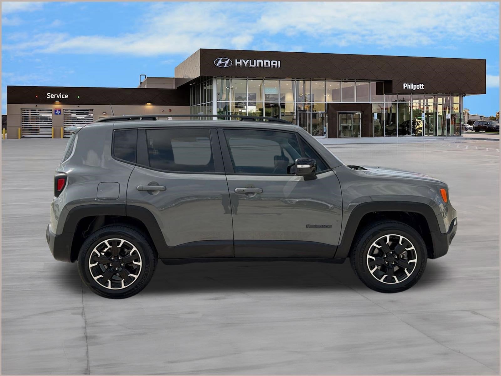 Renegade Latitude SUV