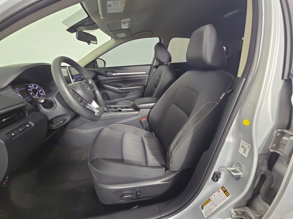 Used 2022 Nissan Altima 2.5 SV Sedan