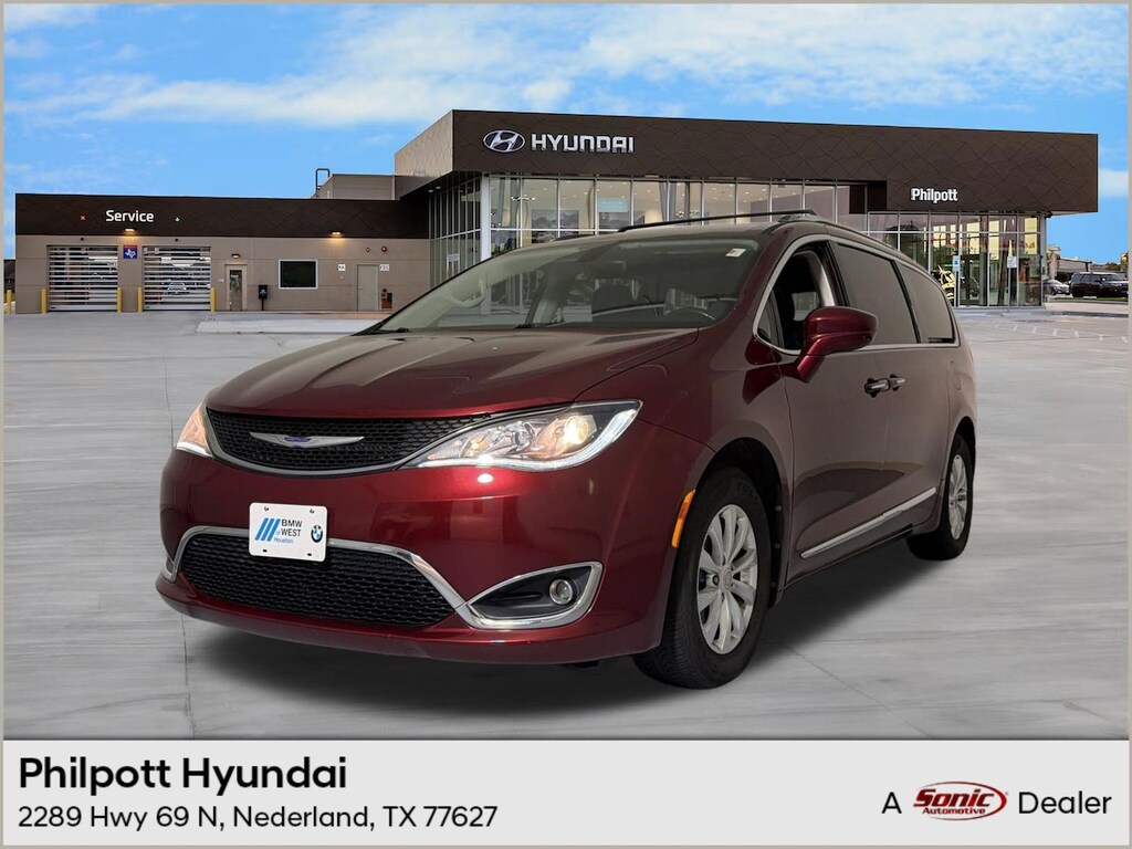 Used 2019 Chrysler Pacifica Touring L Van Passenger Van