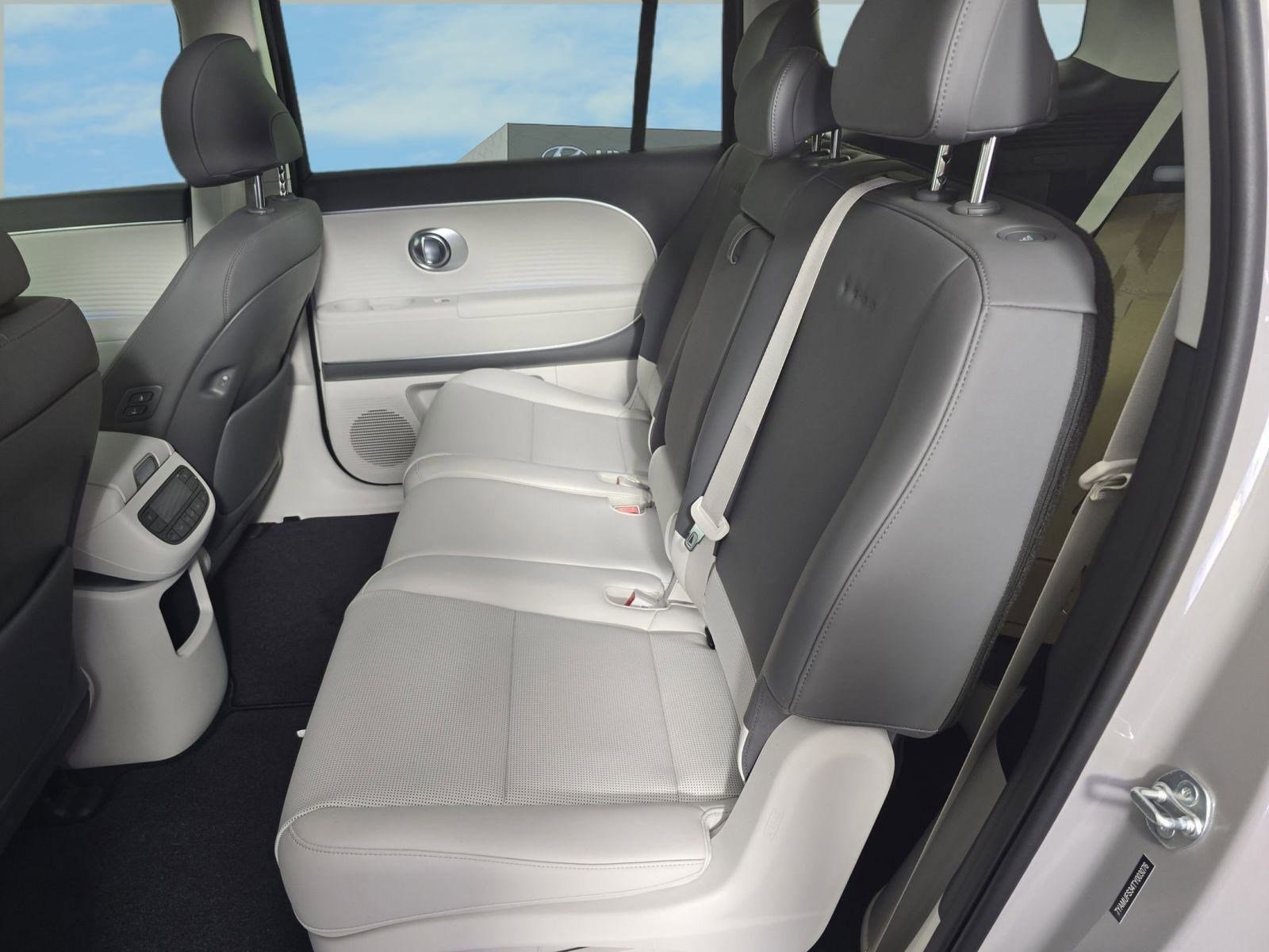 2026 Hyundai IONIQ 9 SEL - Photo 11