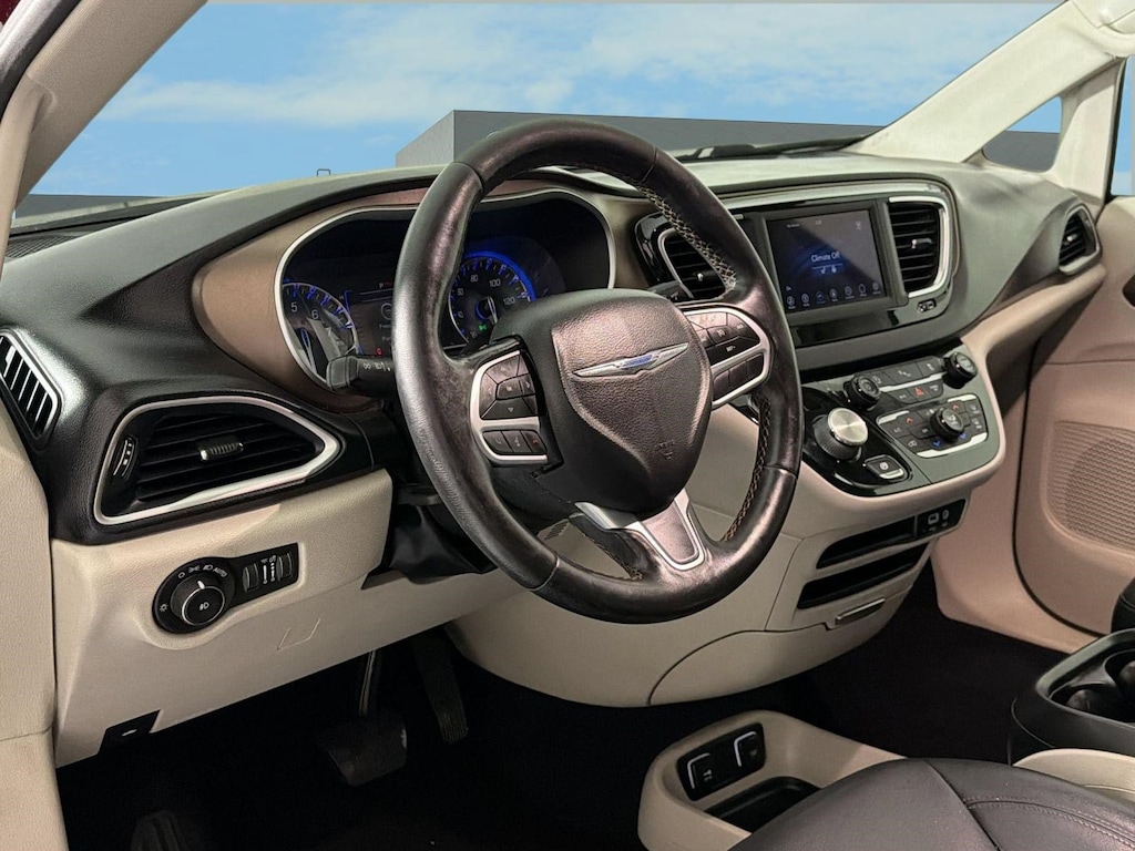 Used 2019 Chrysler Pacifica Touring L Van Passenger Van