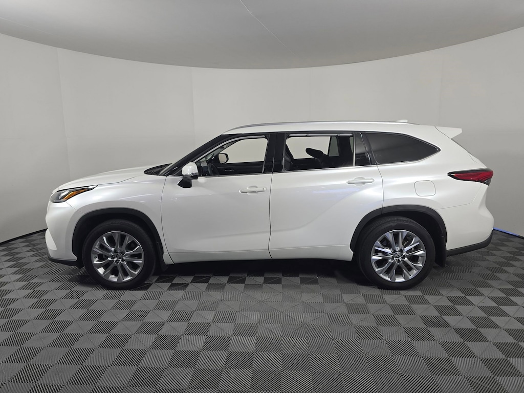 Used 2023 Toyota Highlander Limited SUV