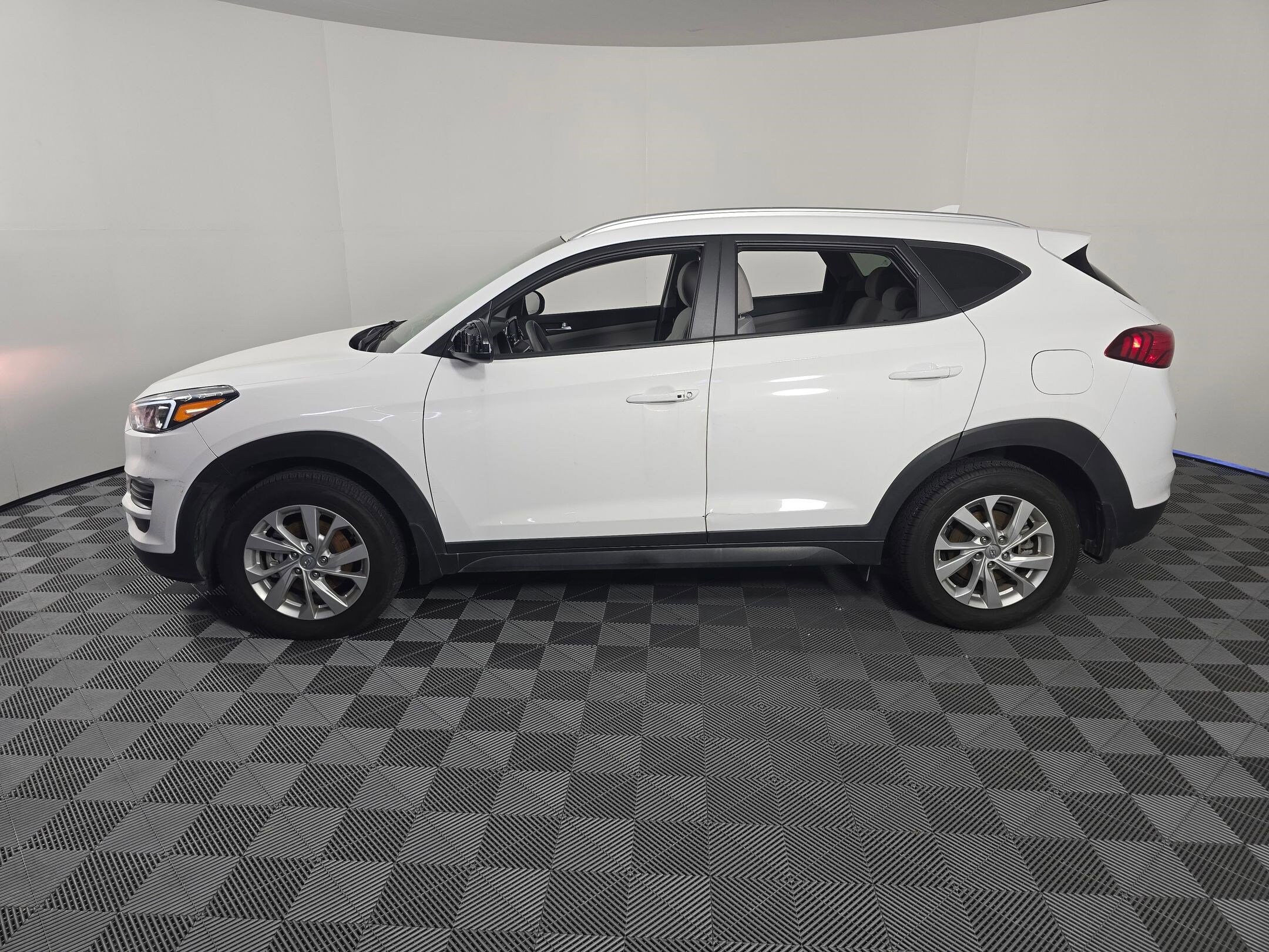 2019 Hyundai Tucson Value photo 2