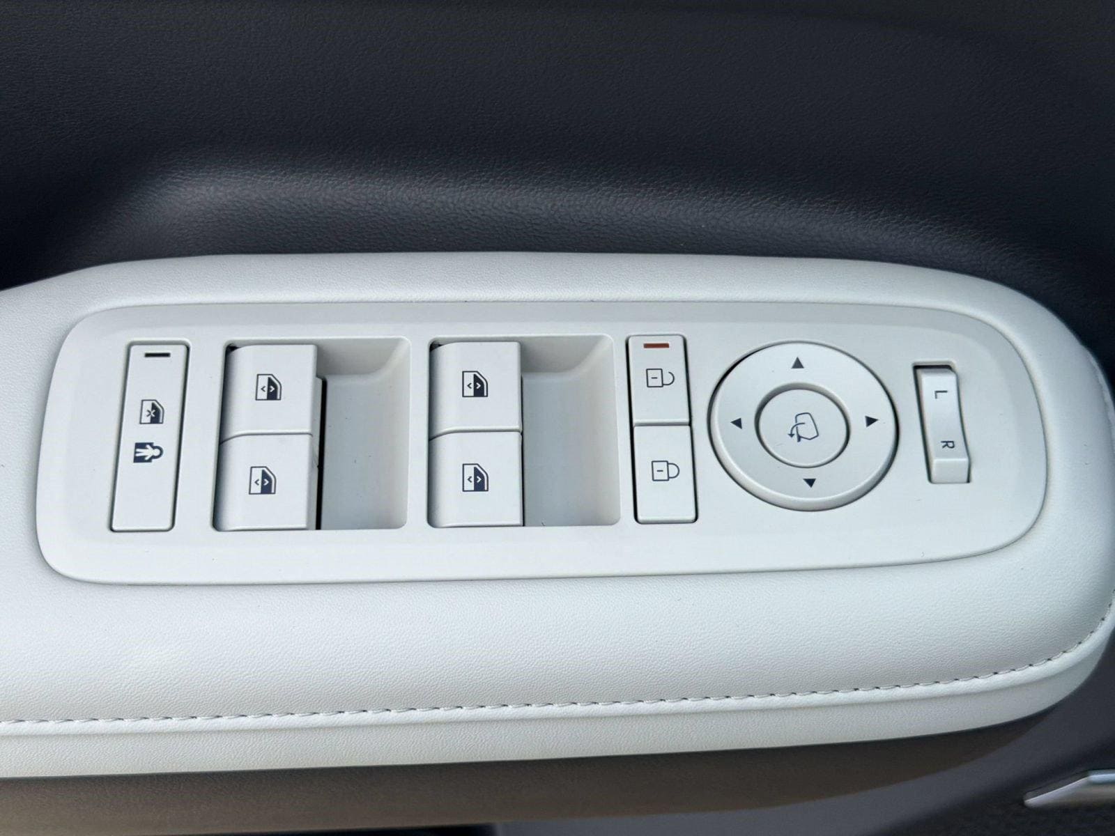 2026 Hyundai Santa Fe Calligraphy - Photo 13