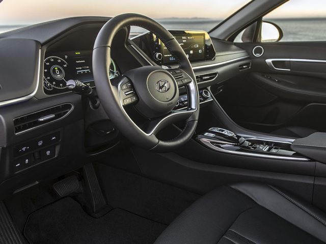 Hyundai Sonata Hybrid interior