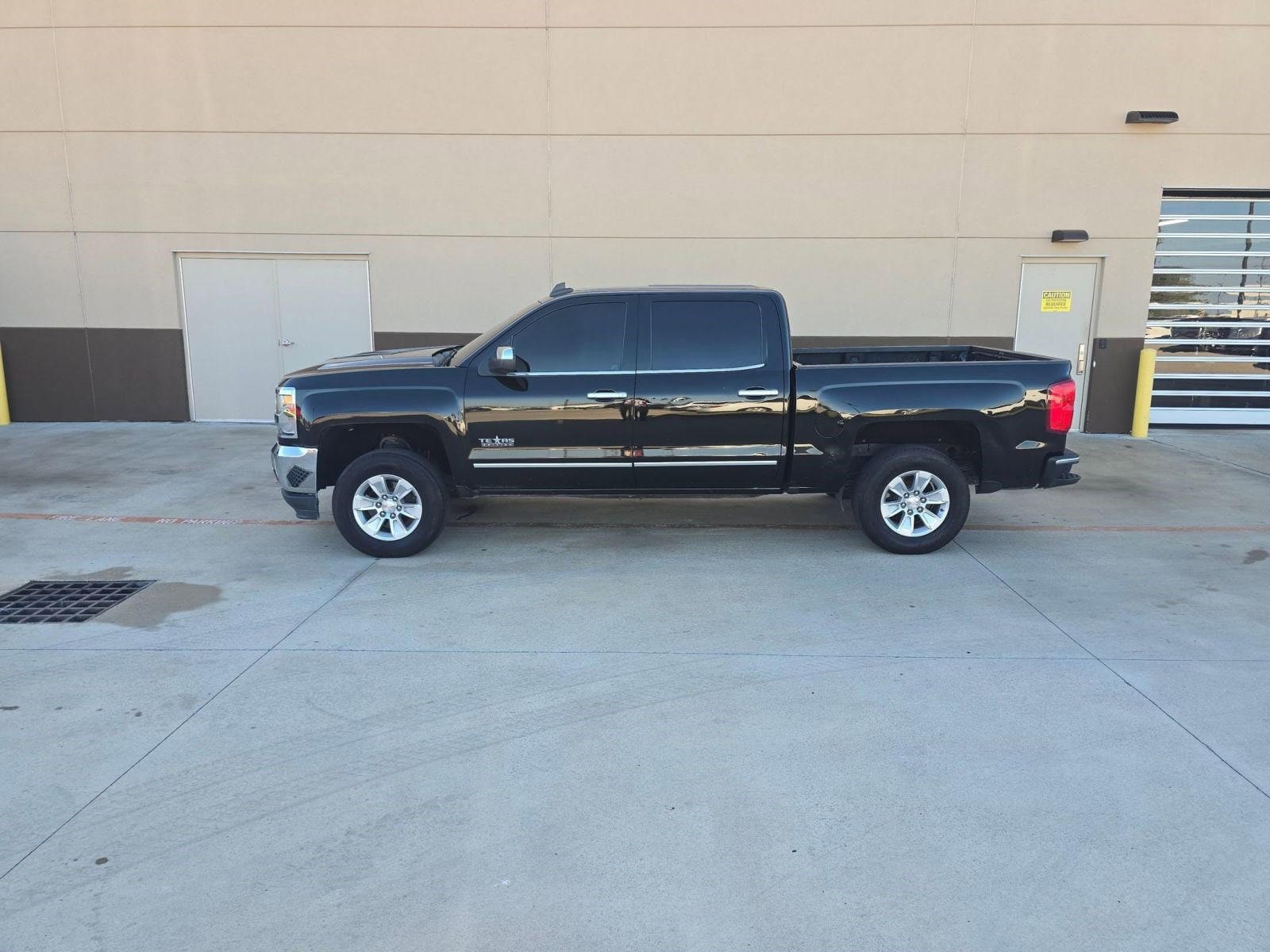Used 2018 Chevrolet Silverado 1500 LTZ with VIN 3GCUKSEC6JG114589 for sale in Nederland, TX