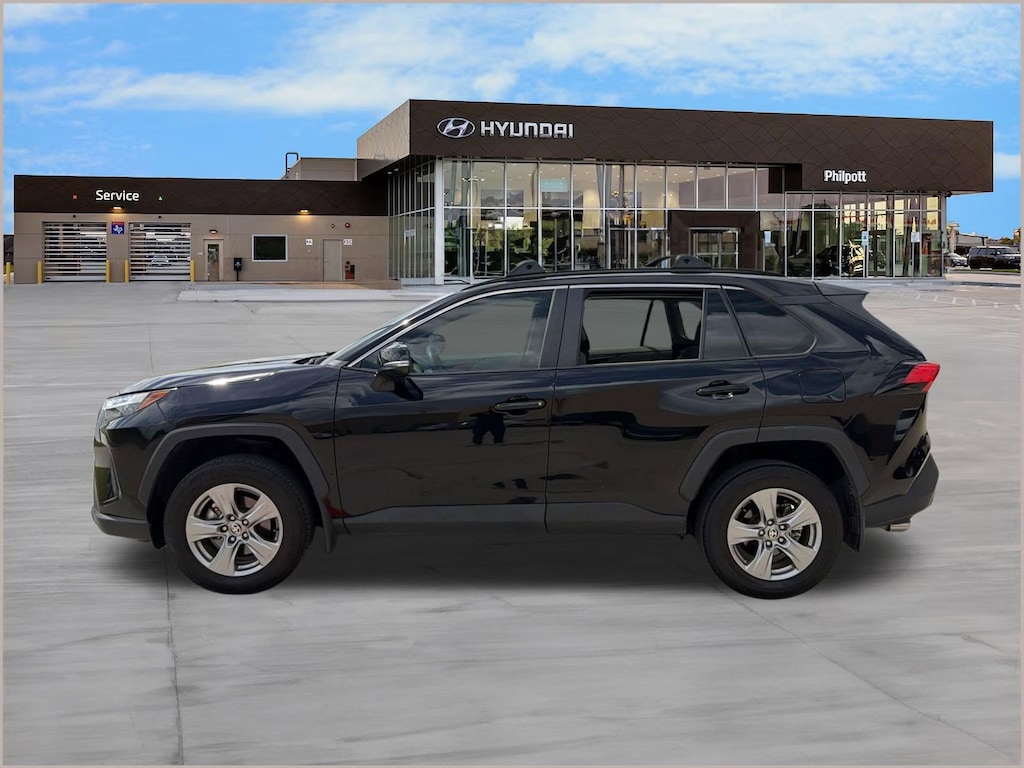 Used 2024 Toyota RAV4 XLE SUV