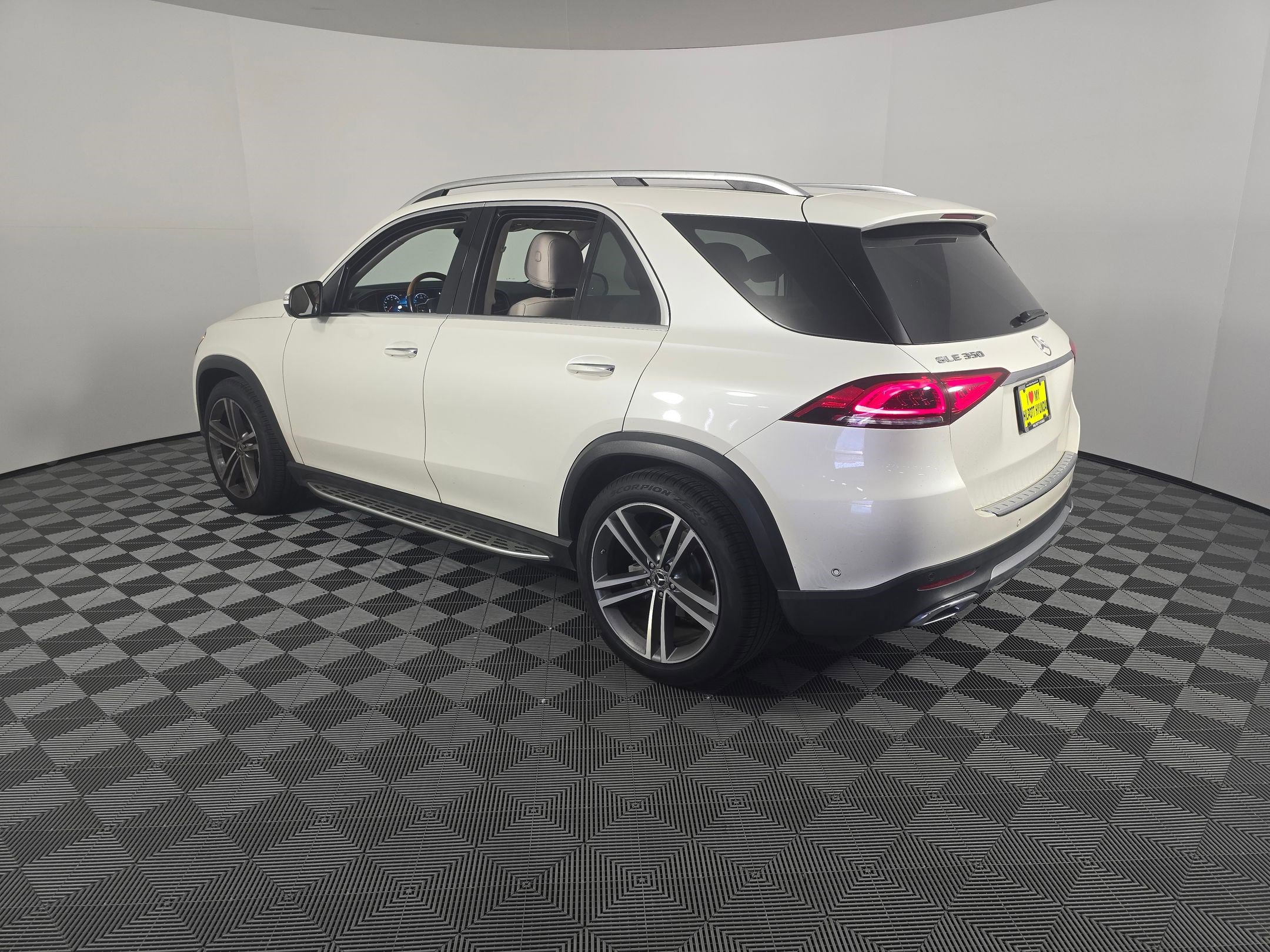 2021 Mercedes Benz GLE 350 photo 3