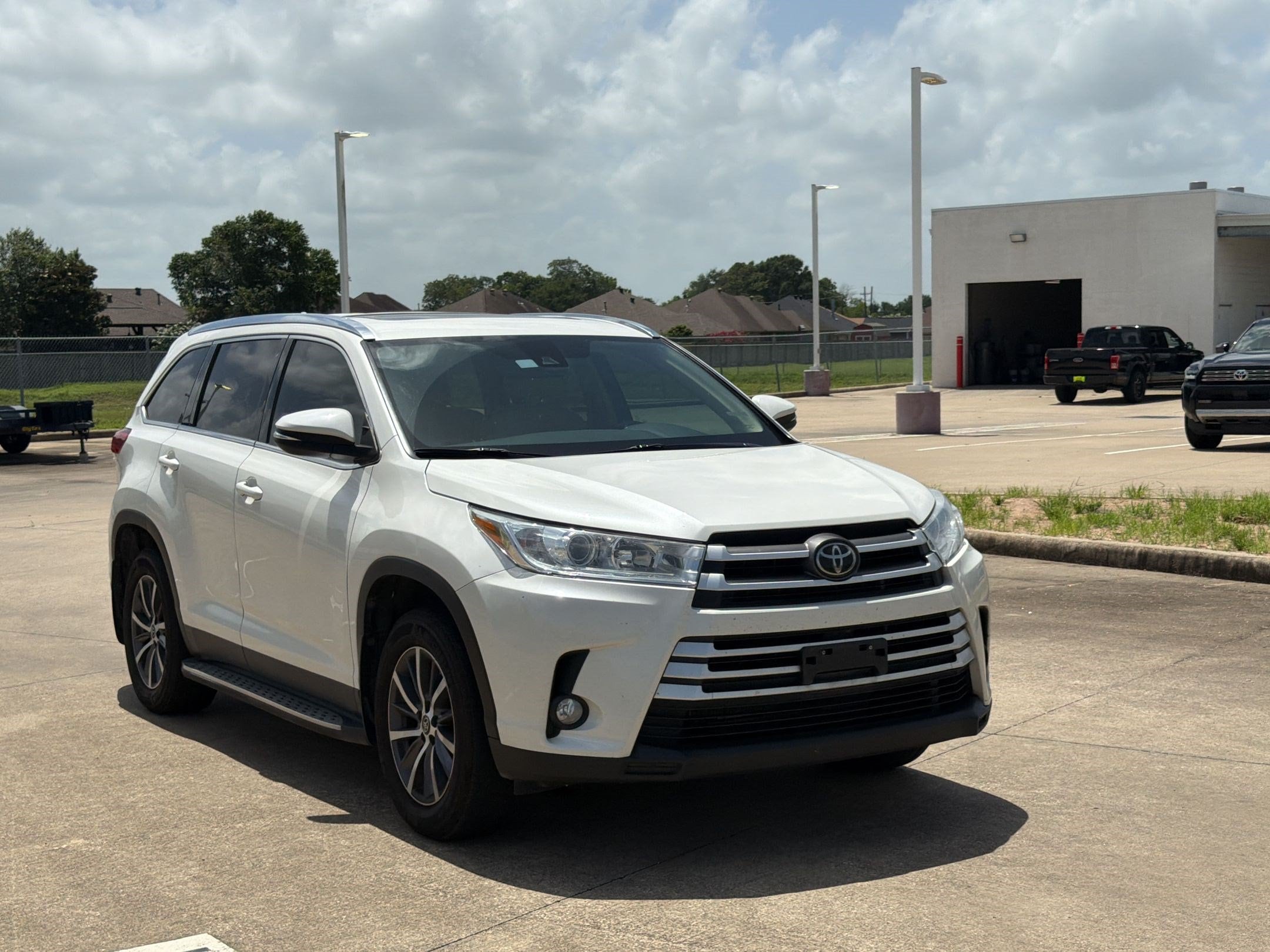 Highlander XLE SUV