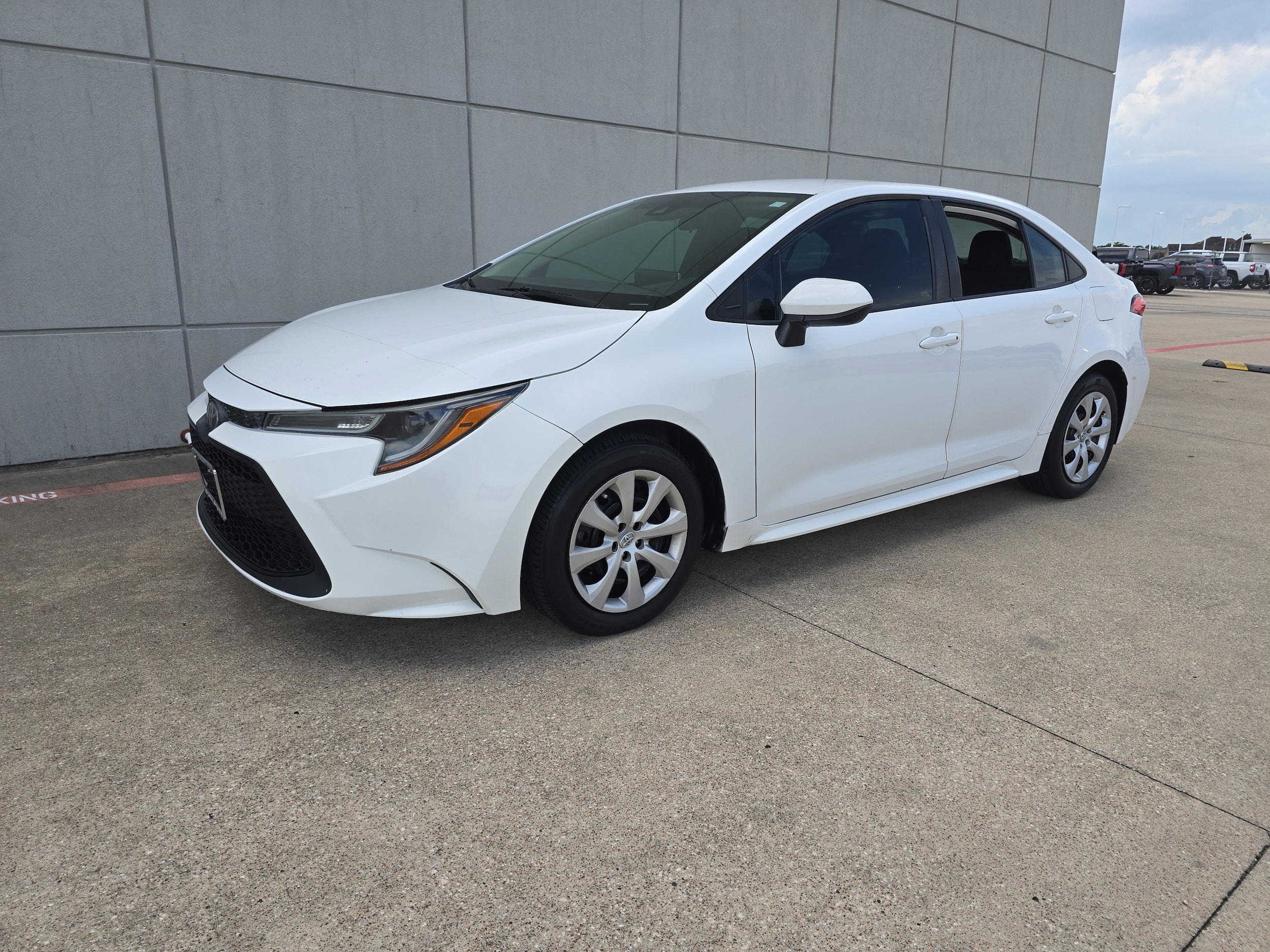 Used 2020 Toyota Corolla LE with VIN 5YFEPRAE8LP039364 for sale in Nederland, TX