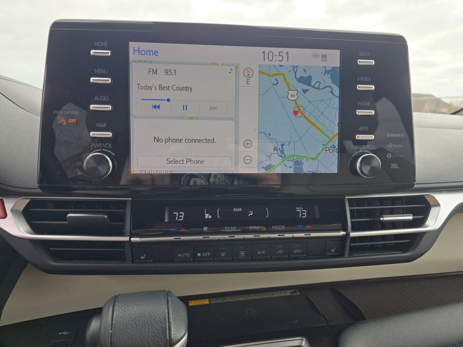 2022 Toyota Sienna XLE - Photo 22