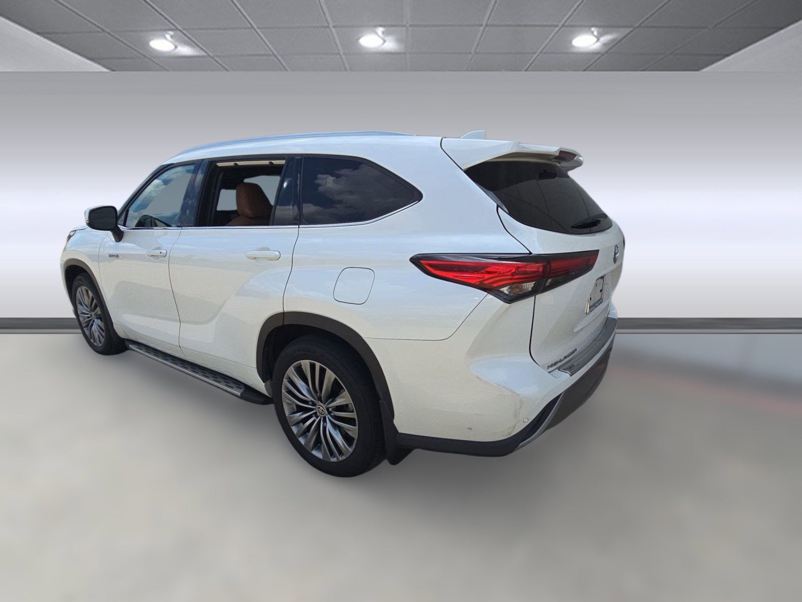 2021 Toyota Highlander Hybrid Platinum photo 3