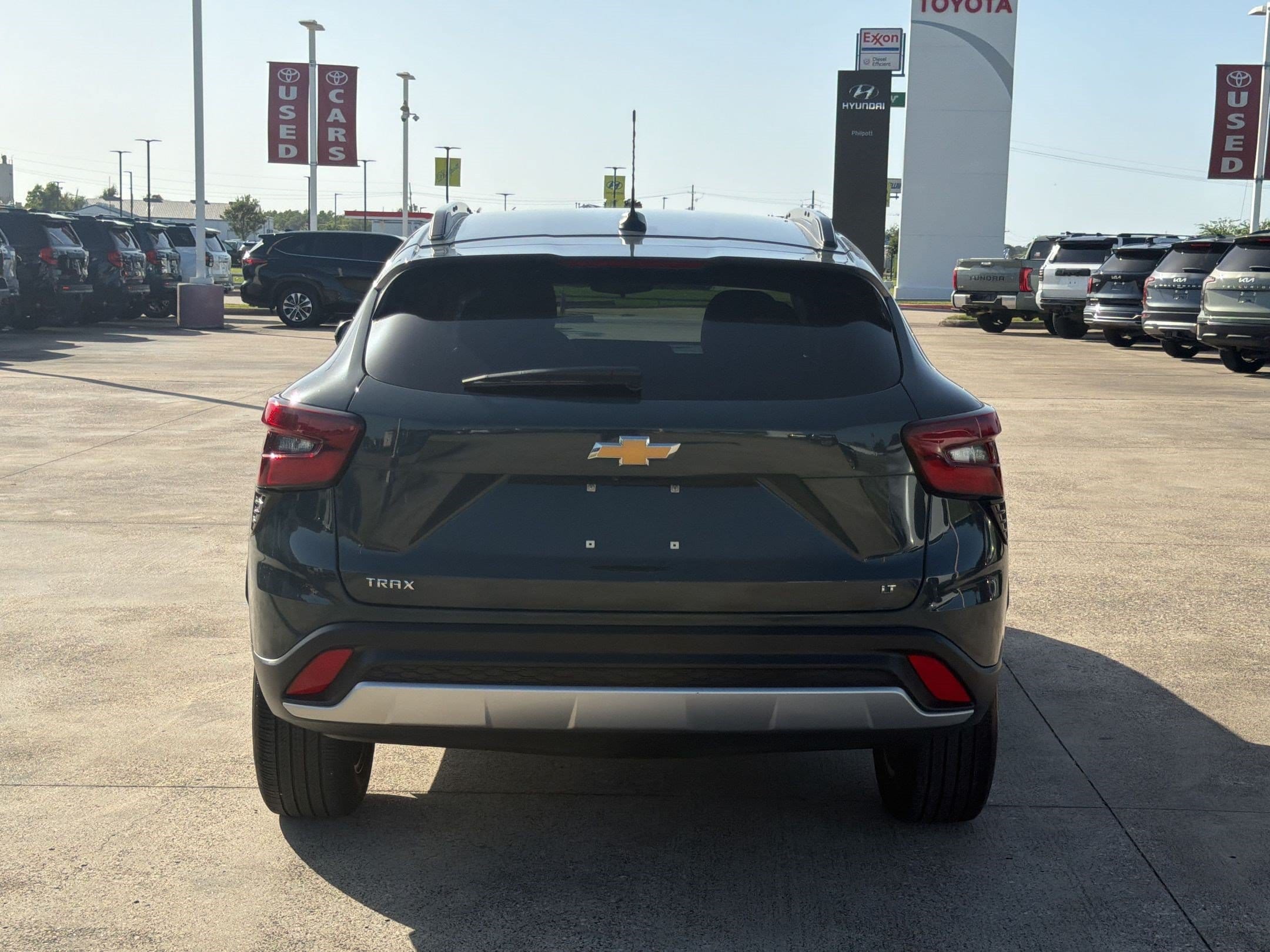 2025 Chevrolet Trax LT - Photo 10
