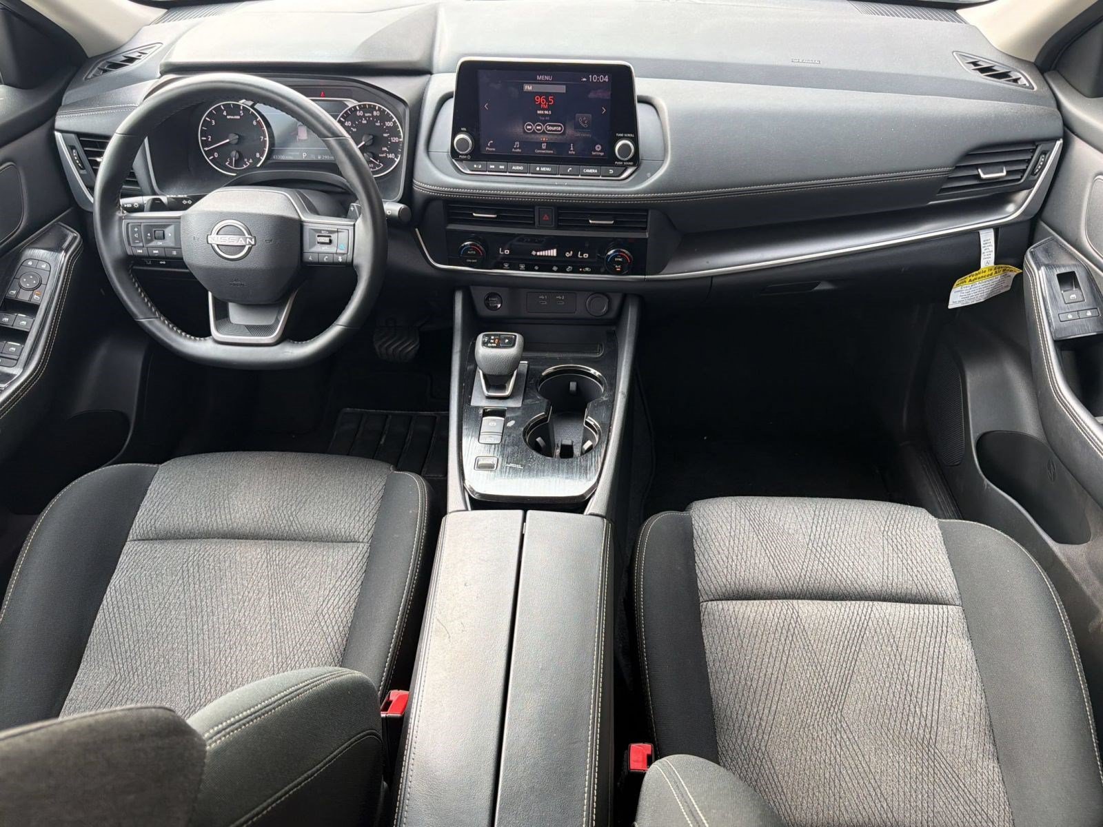 2025 Nissan Rogue SV - Photo 15