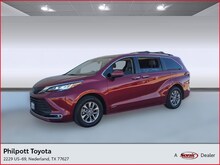 2021 Toyota Sienna XLE Van