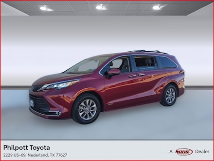 Used 2021 Toyota Sienna XLE Van