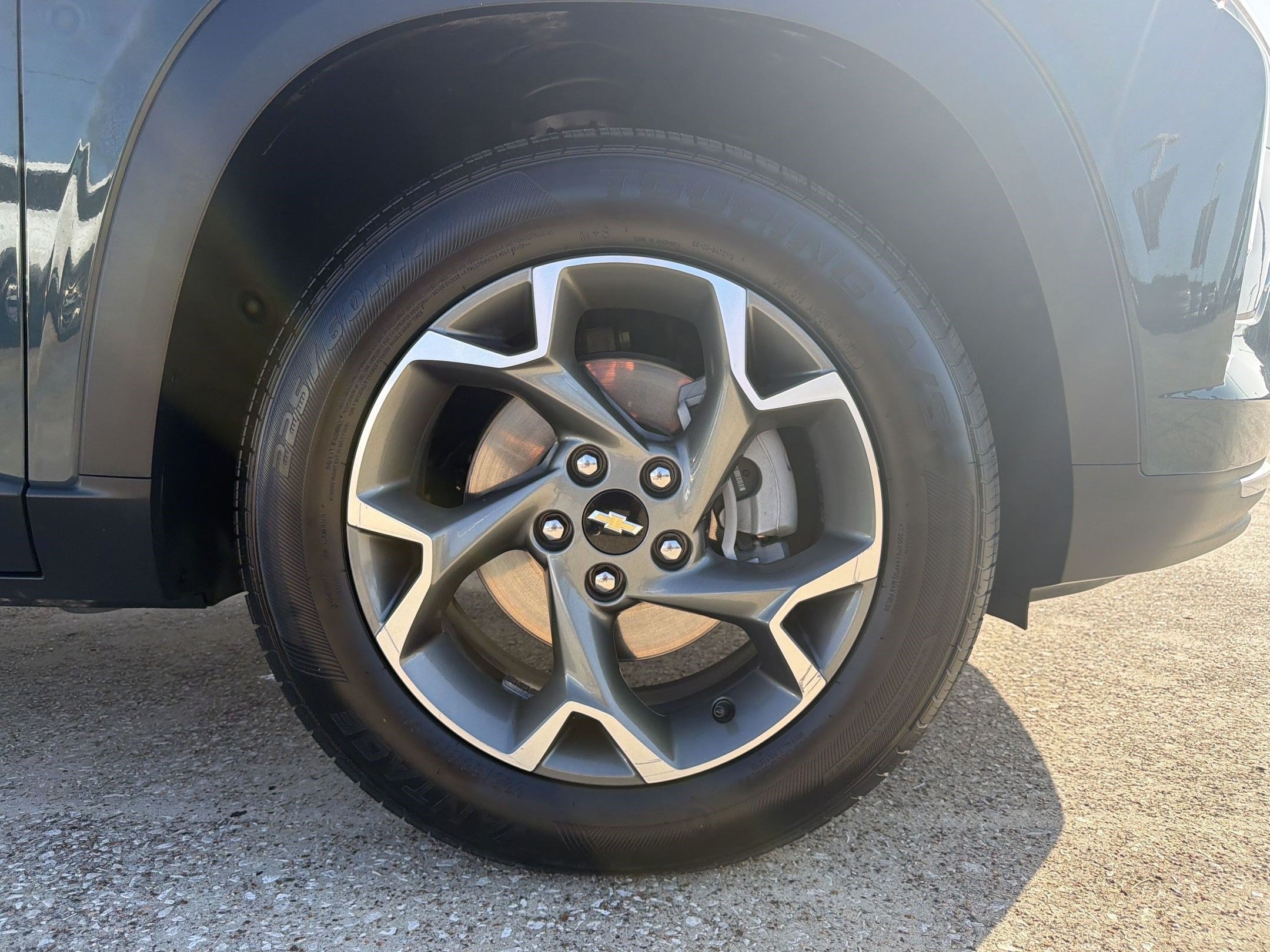2025 Chevrolet Trax LT - Photo 12