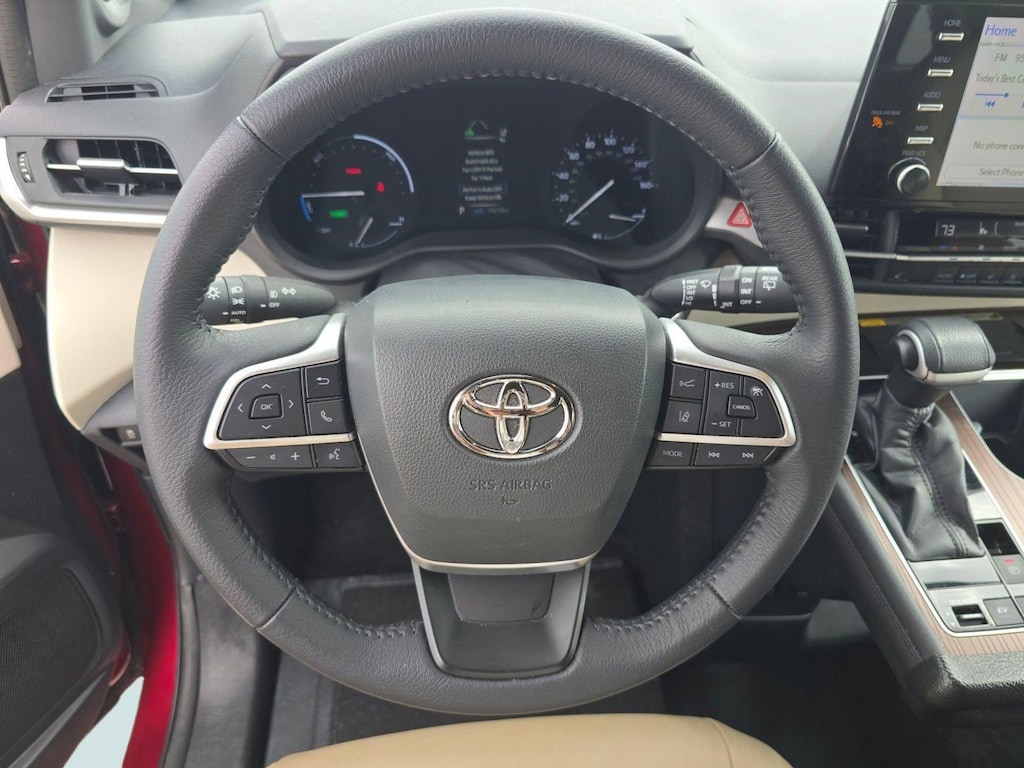 Used 2022 Toyota Sienna XLE Van Passenger Van