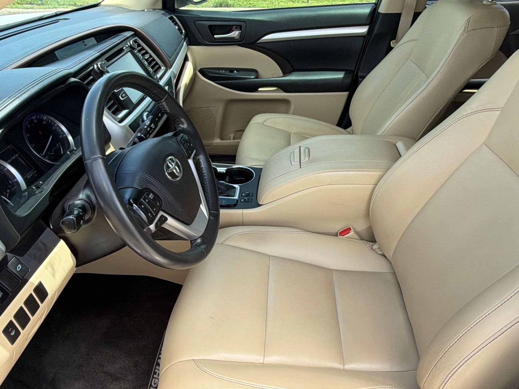 Highlander XLE SUV