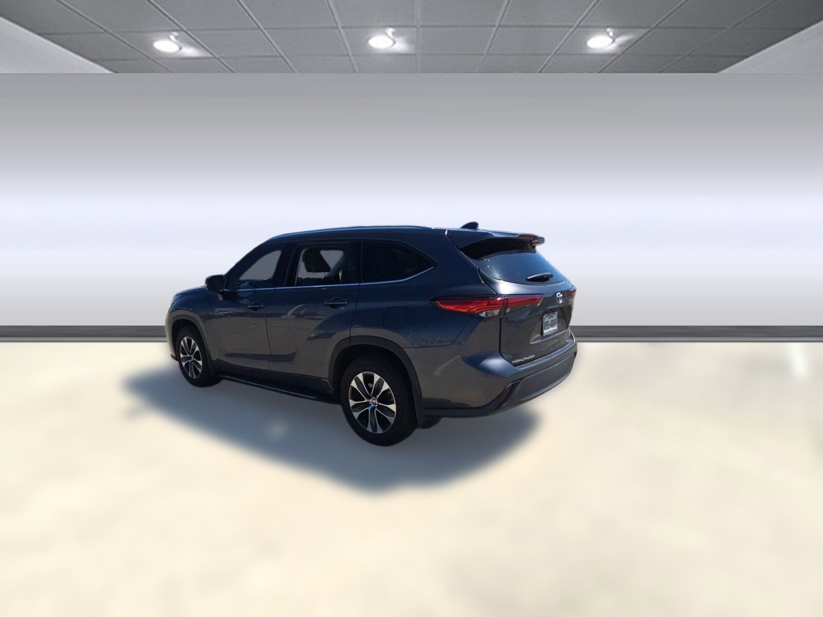 2020 Toyota Highlander XLE photo 3