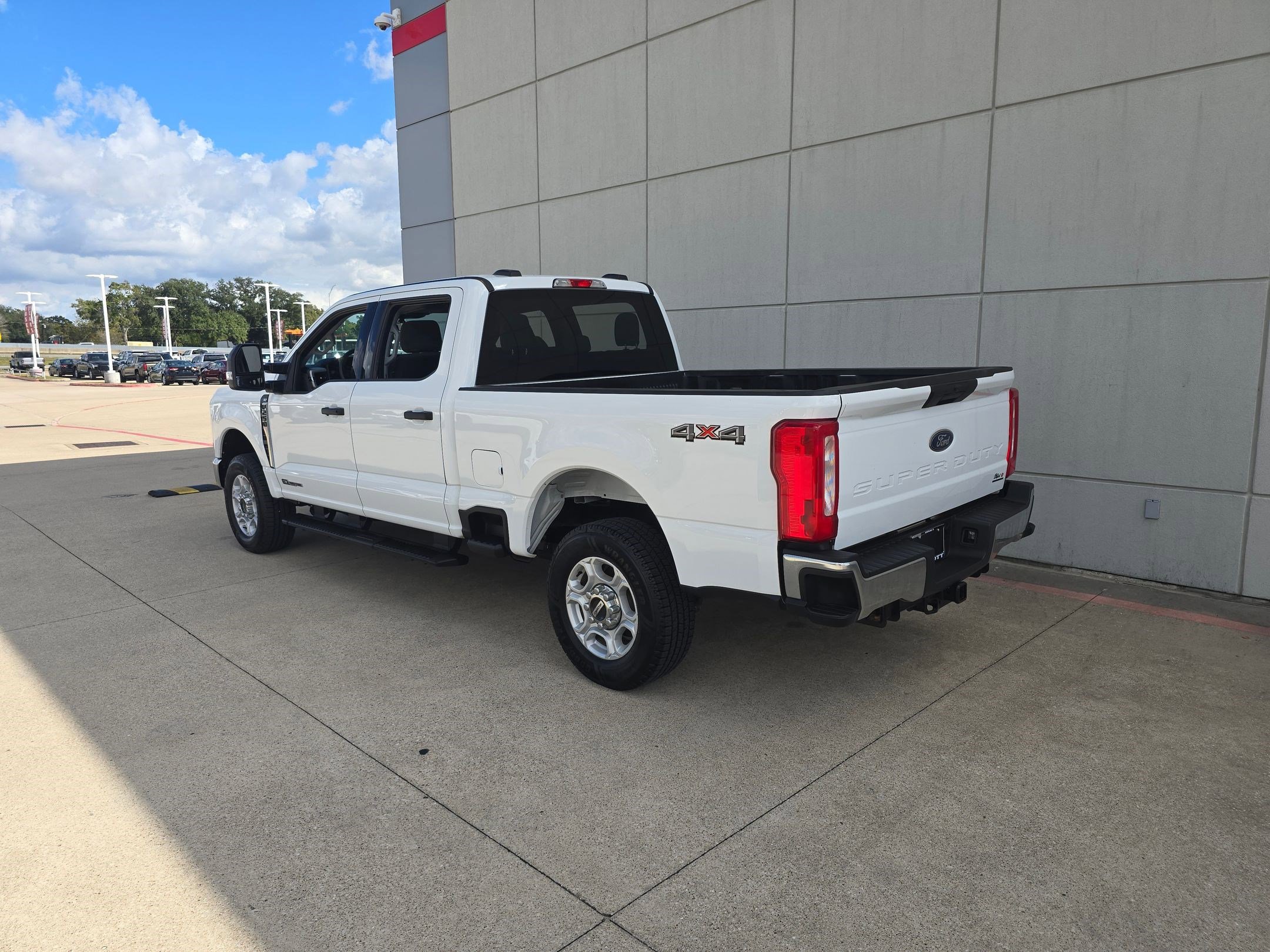 2025 Ford F-250 XLT photo 2