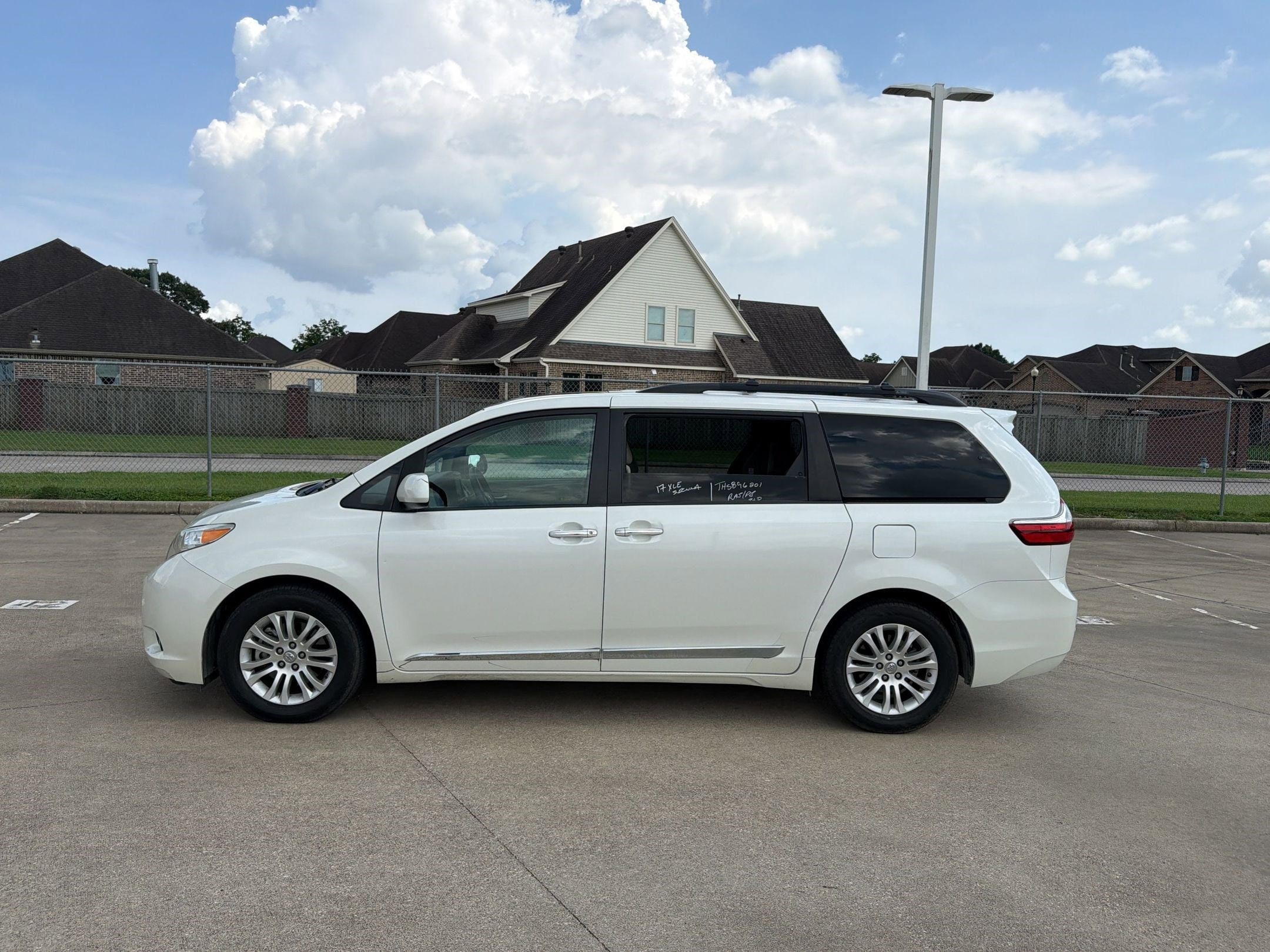 Used 2017 Toyota Sienna XLE with VIN 5TDYZ3DC6HS896201 for sale in Nederland, TX