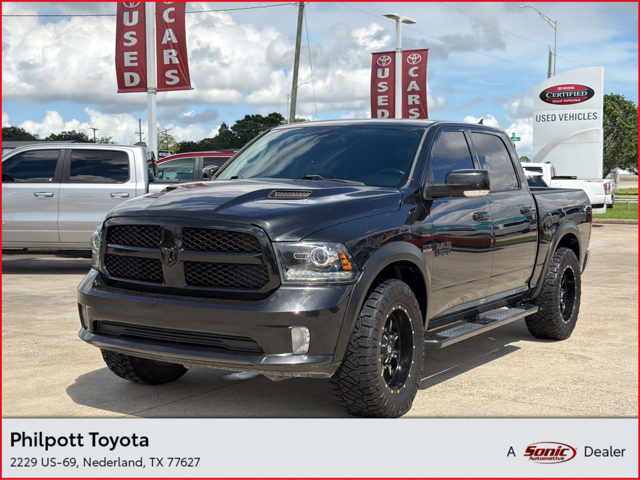 2017 RAM 1500 Night 4x4 Crew Cab 5'7's photo