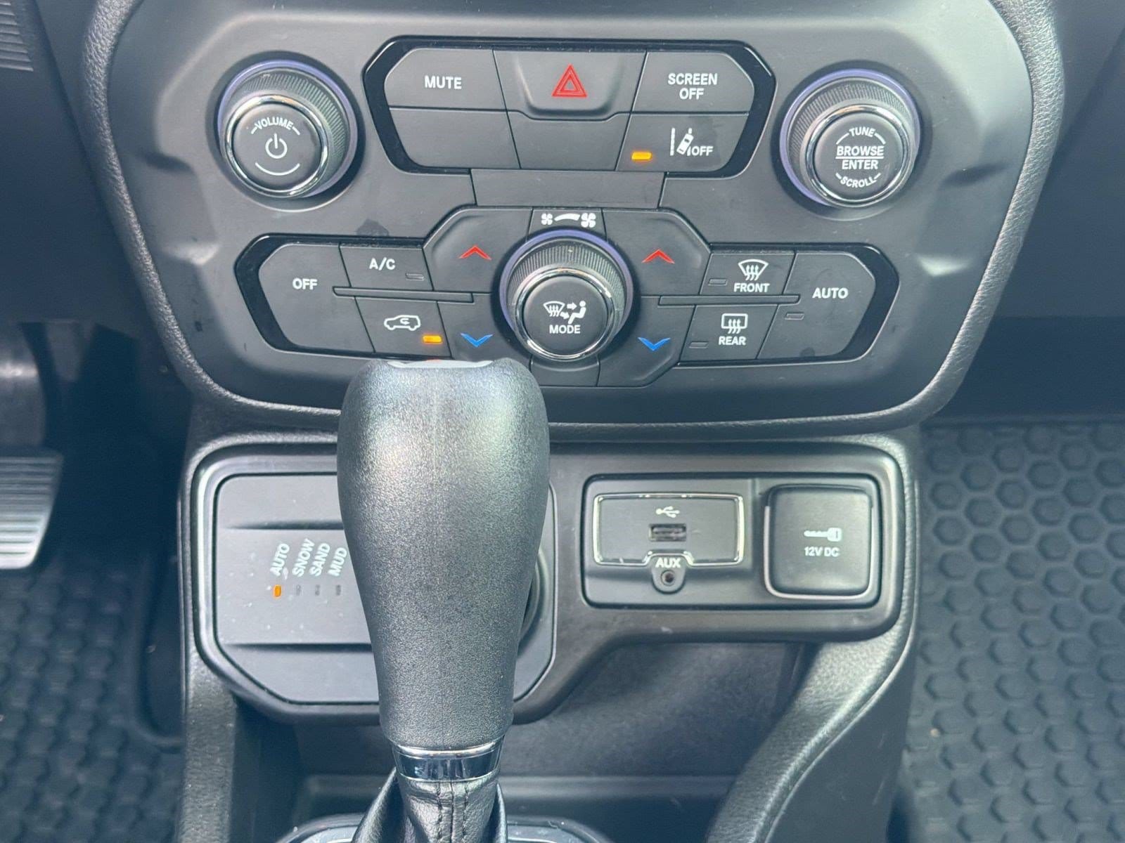 2023 Jeep Renegade Latitude - Photo 29