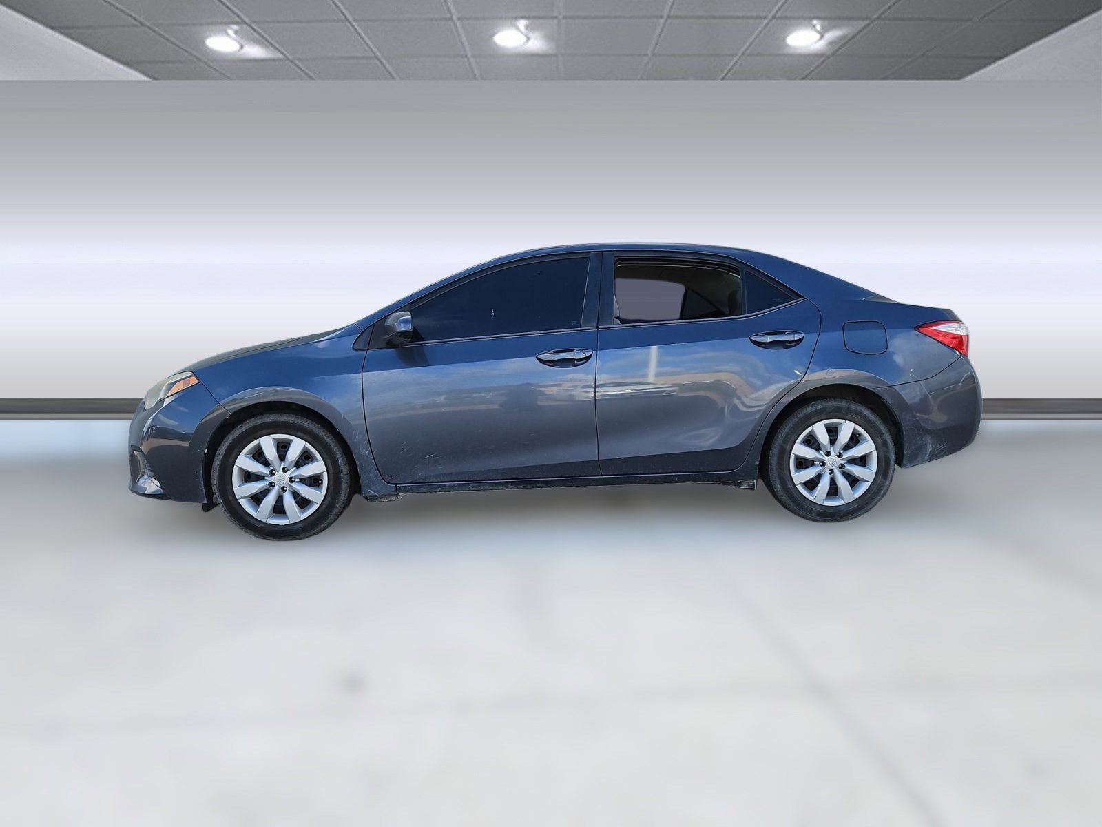 2016 Toyota Corolla LE photo 2