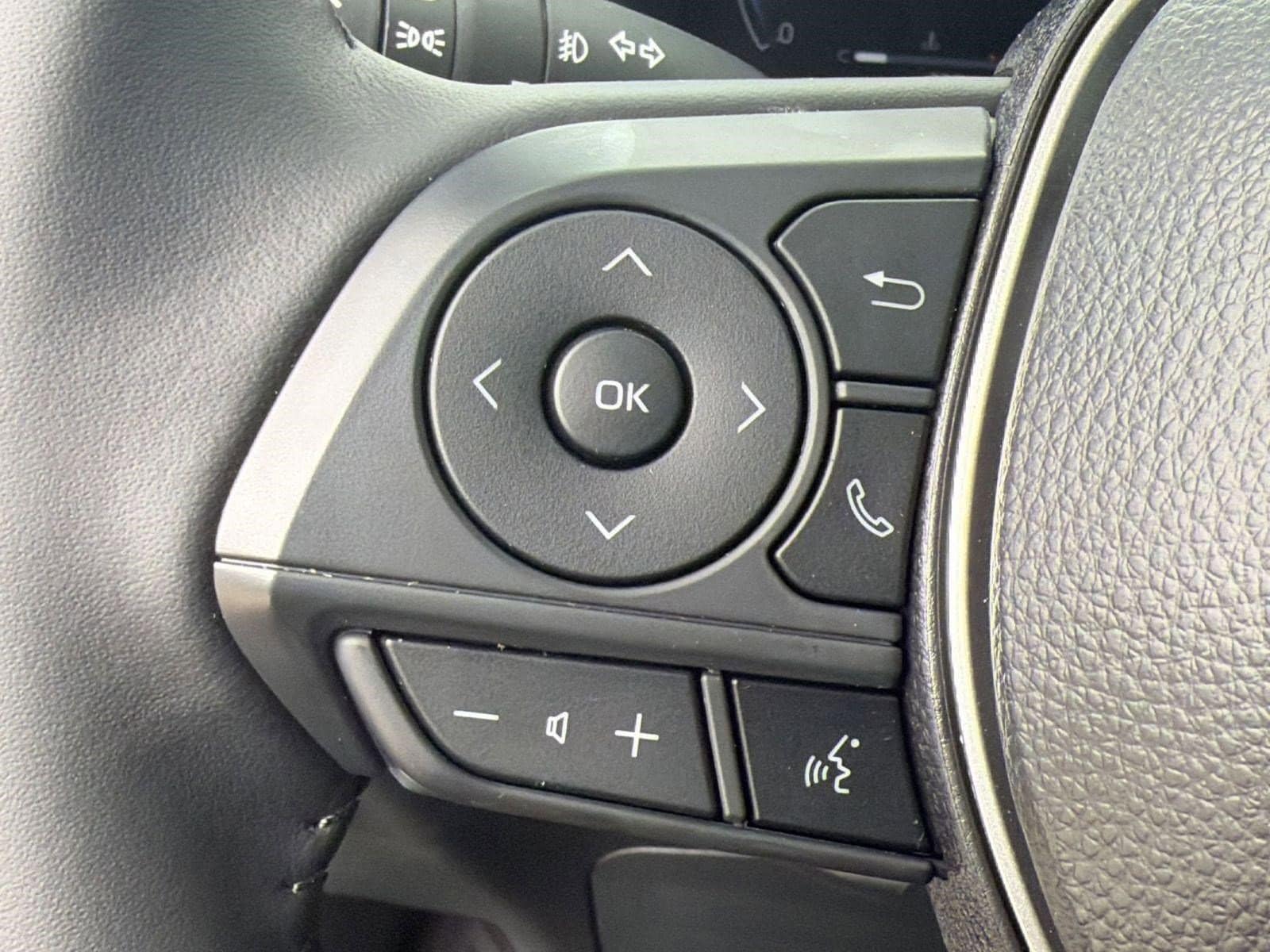 2026 Toyota Corolla Cross XLE - Photo 15