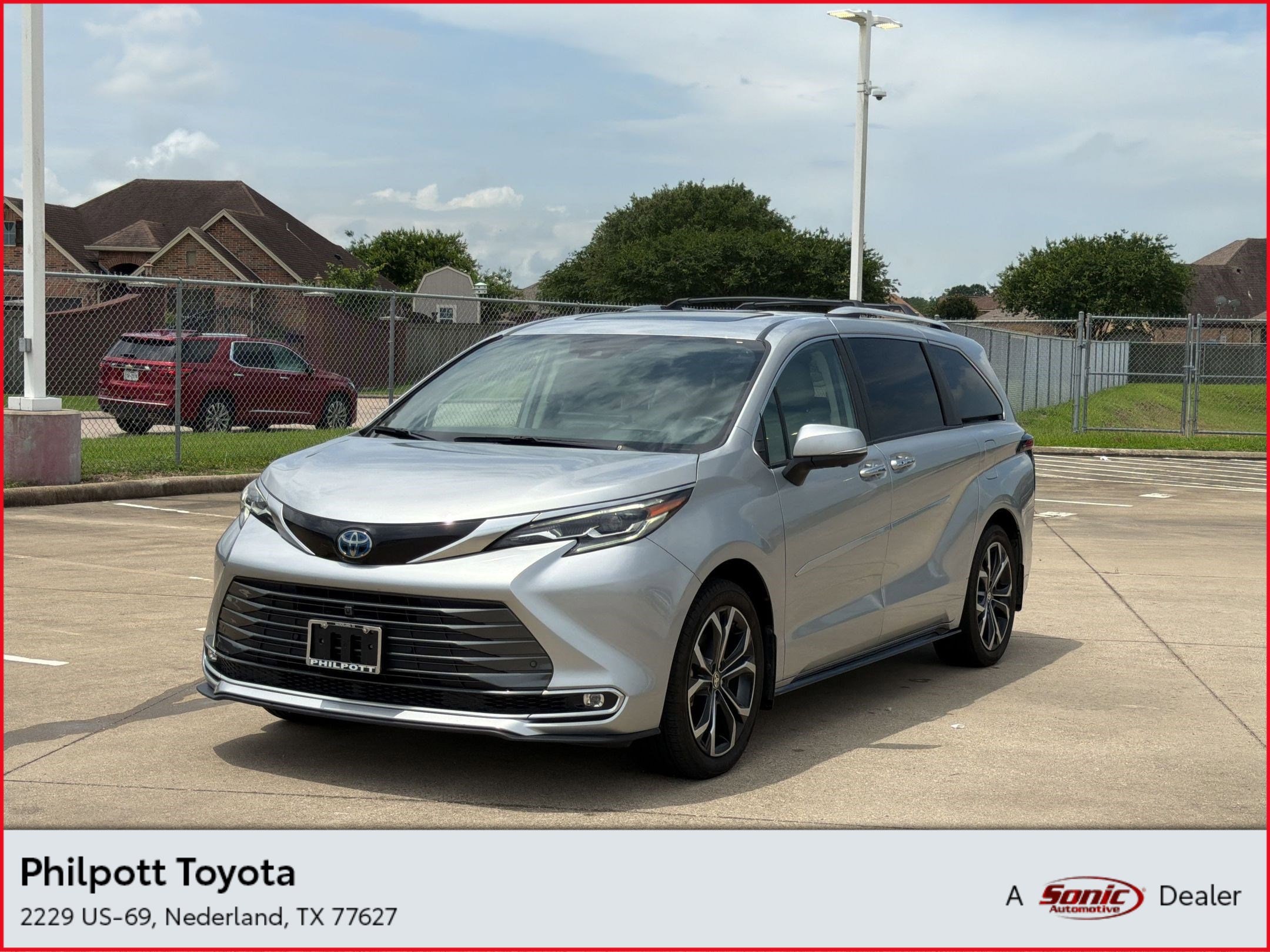 2025 Toyota Sienna Platinum 7-Passenger Hybrid FWD's photo