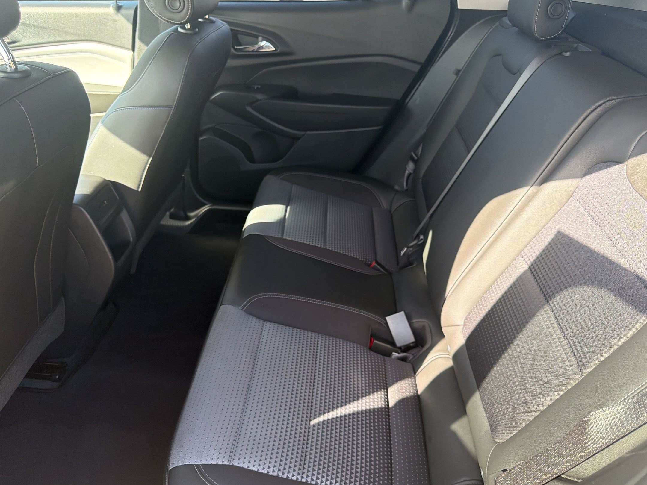 2025 Chevrolet Trax LT - Photo 24