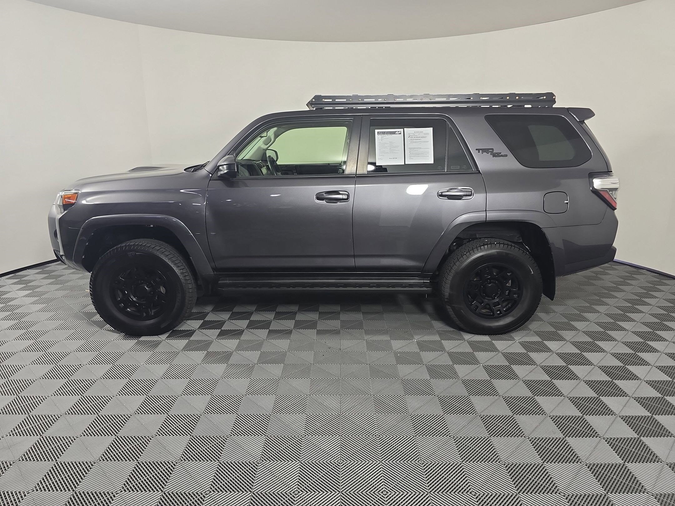 2021 Toyota 4Runner TRD photo 2