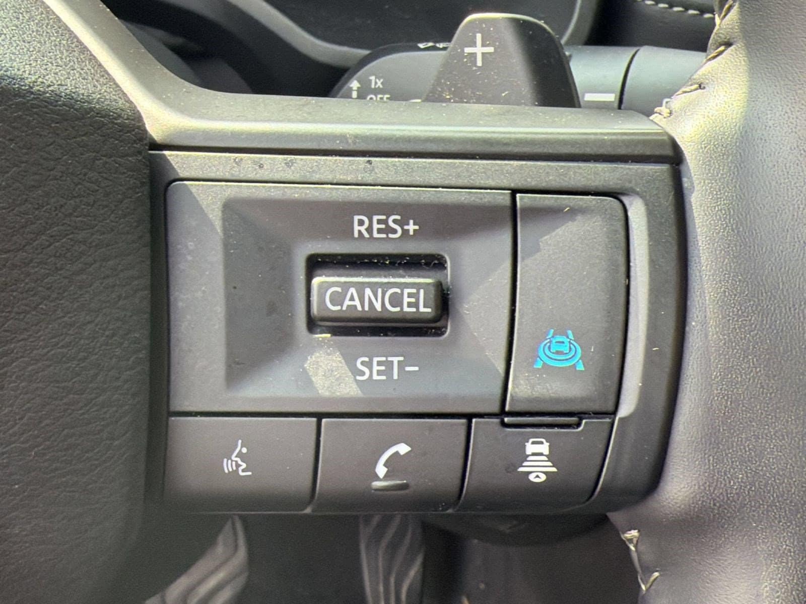 2025 Nissan Rogue SV - Photo 17