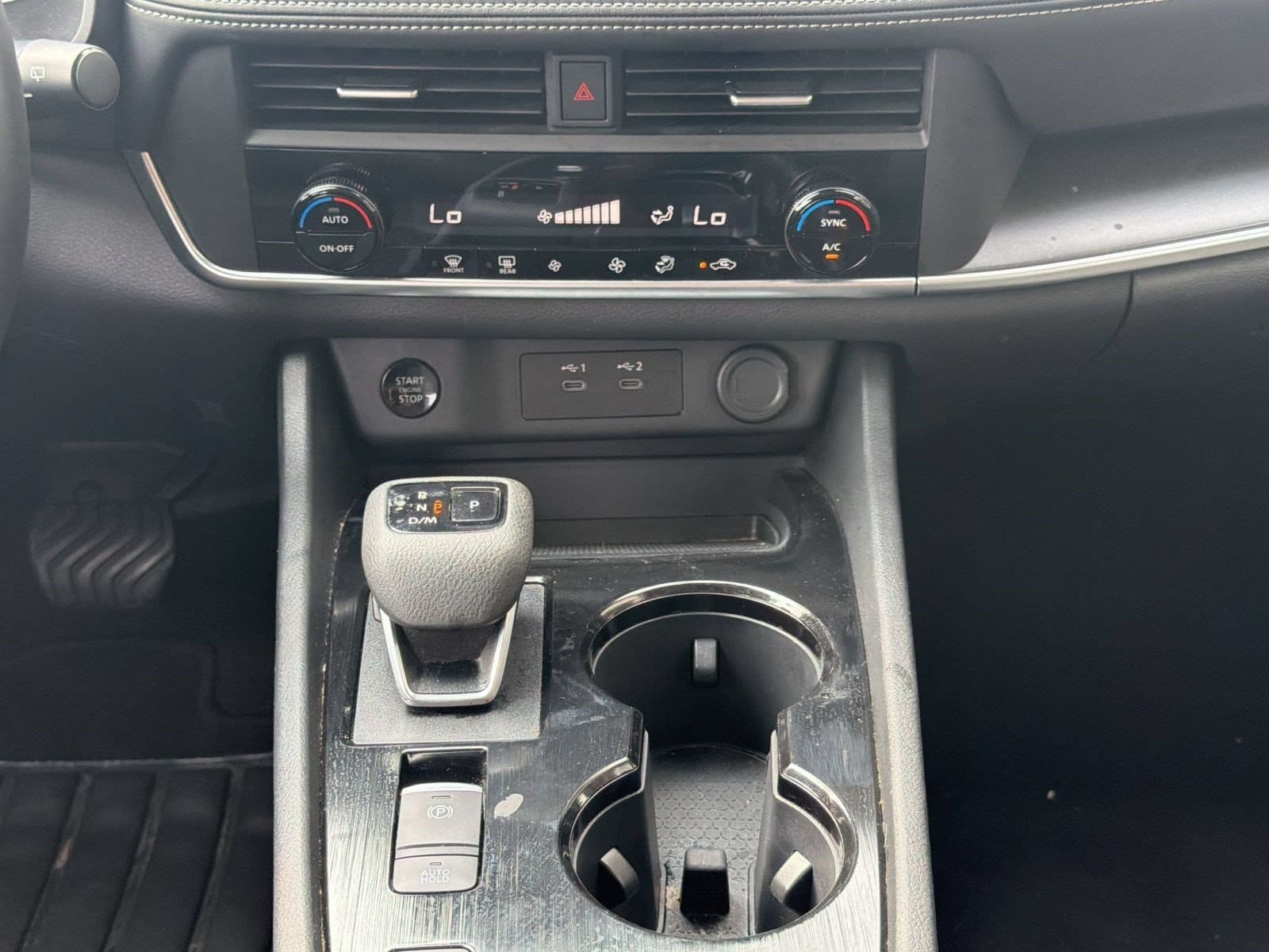 2025 Nissan Rogue SV - Photo 19