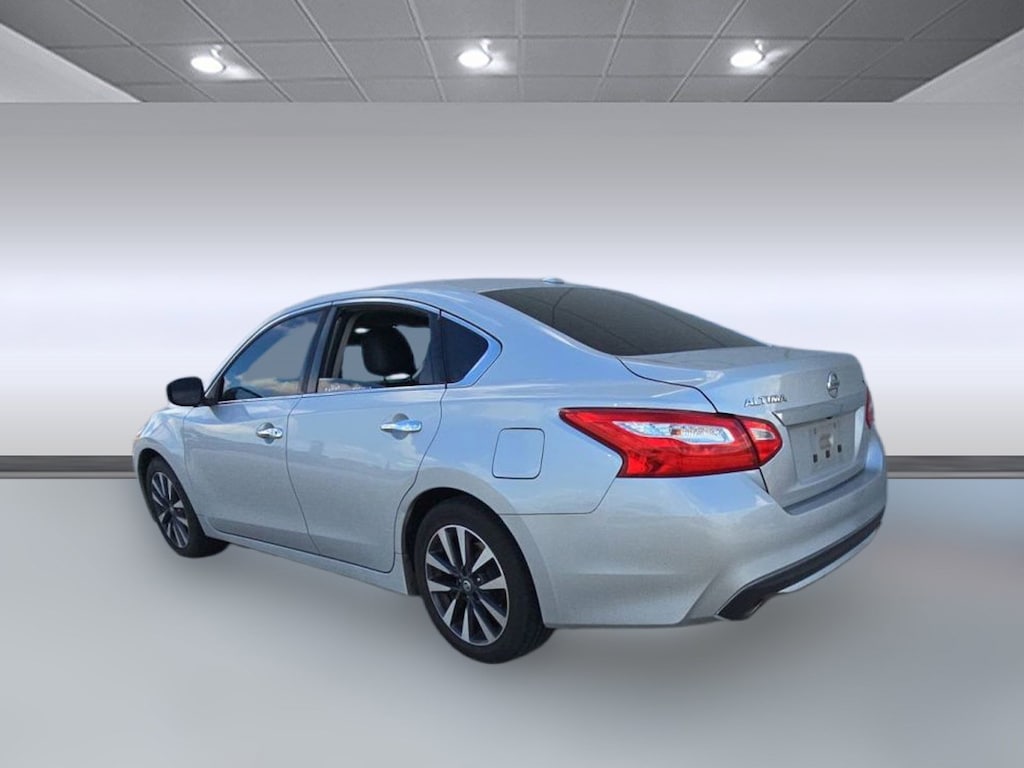 Used 2017 Nissan Altima 2.5 SL Sedan