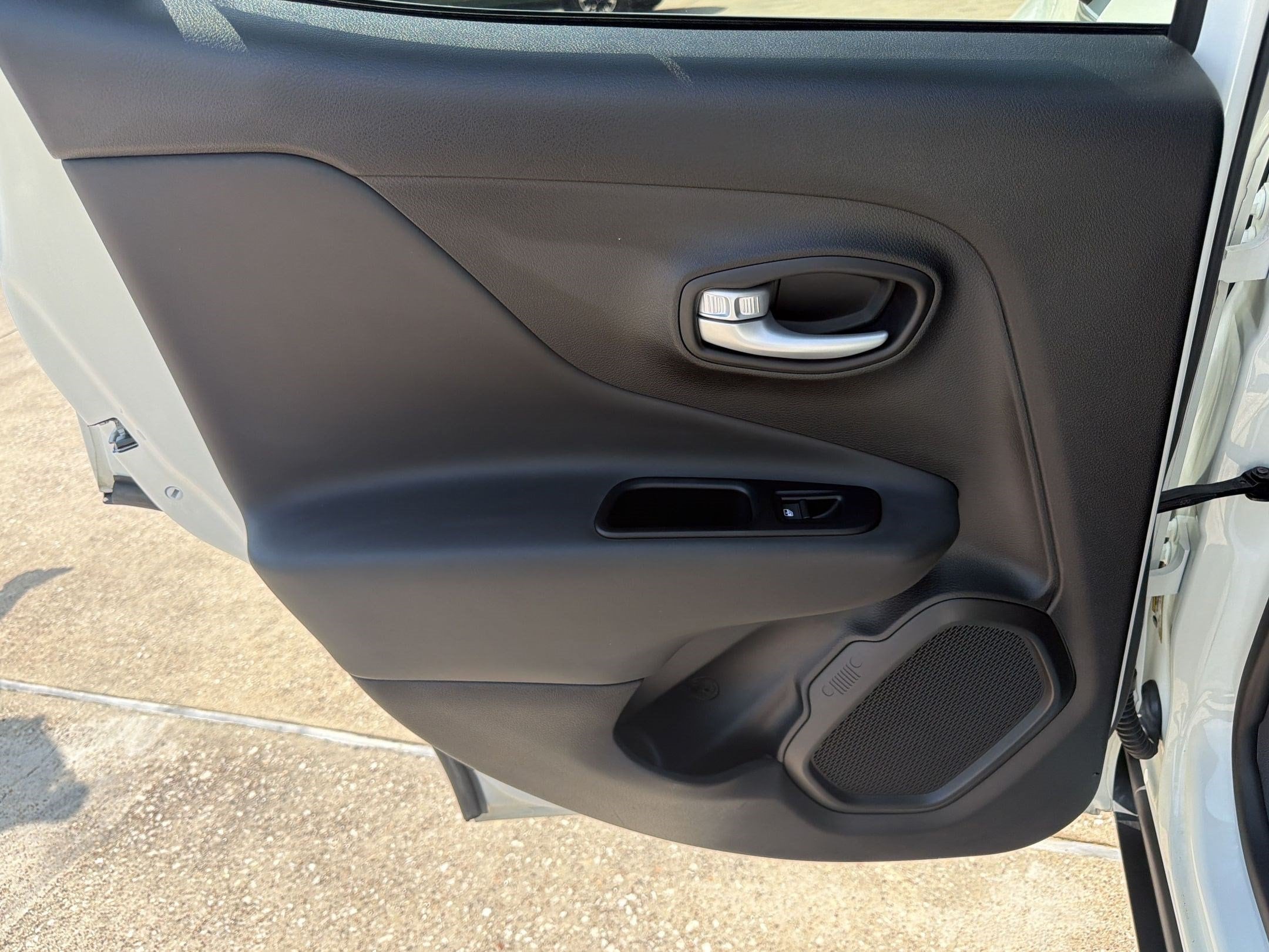 2023 Jeep Renegade Latitude - Photo 27
