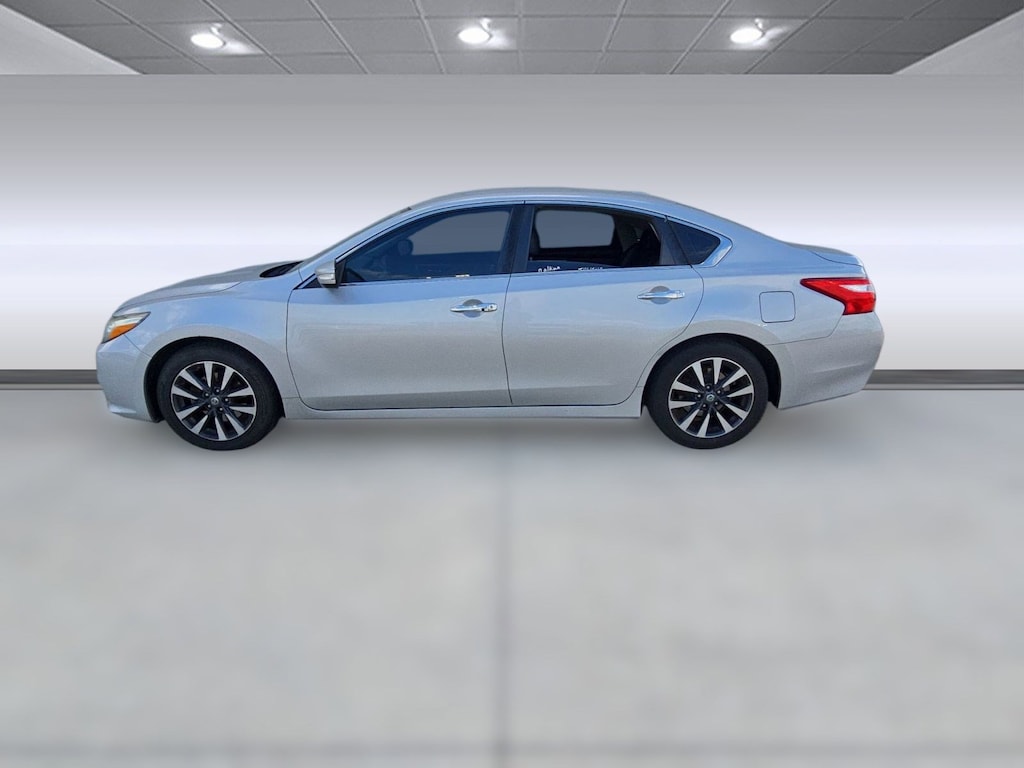 Used 2017 Nissan Altima 2.5 SL Sedan