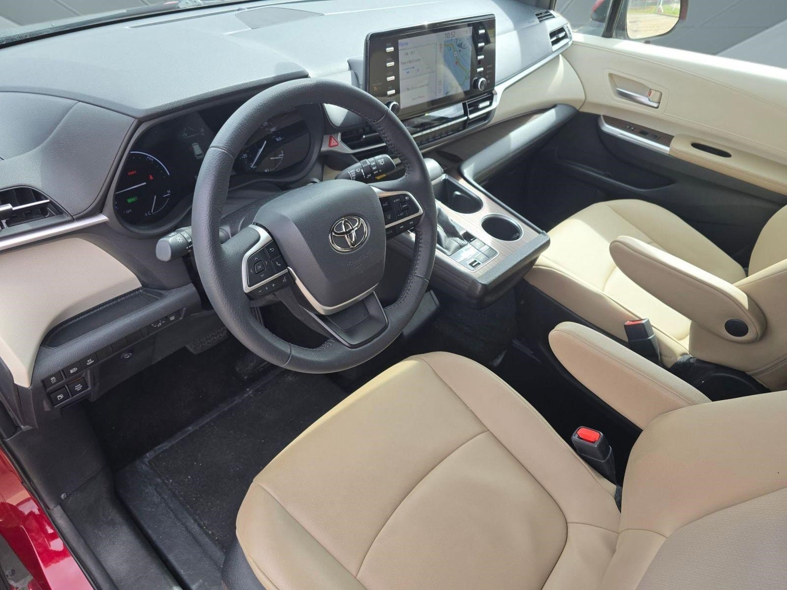2022 Toyota Sienna XLE - Photo 23