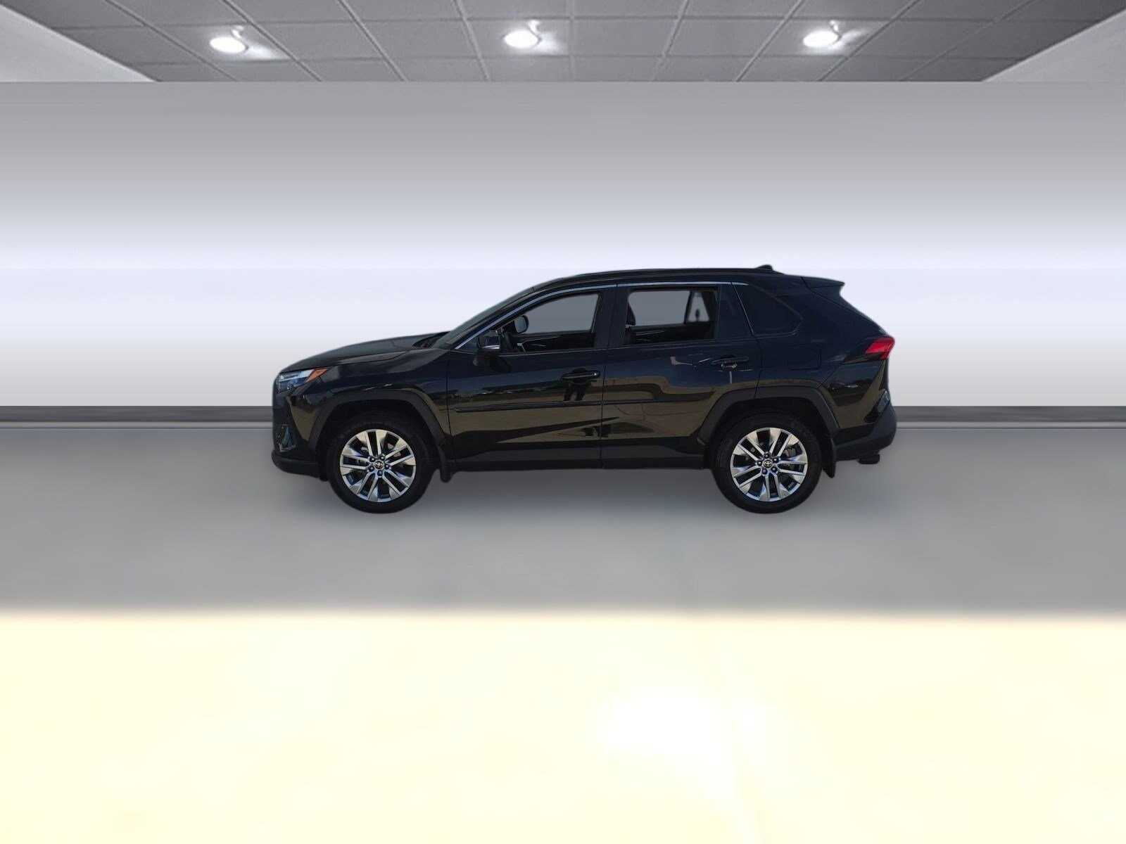 2024 Toyota RAV4 XLE Premium photo 2