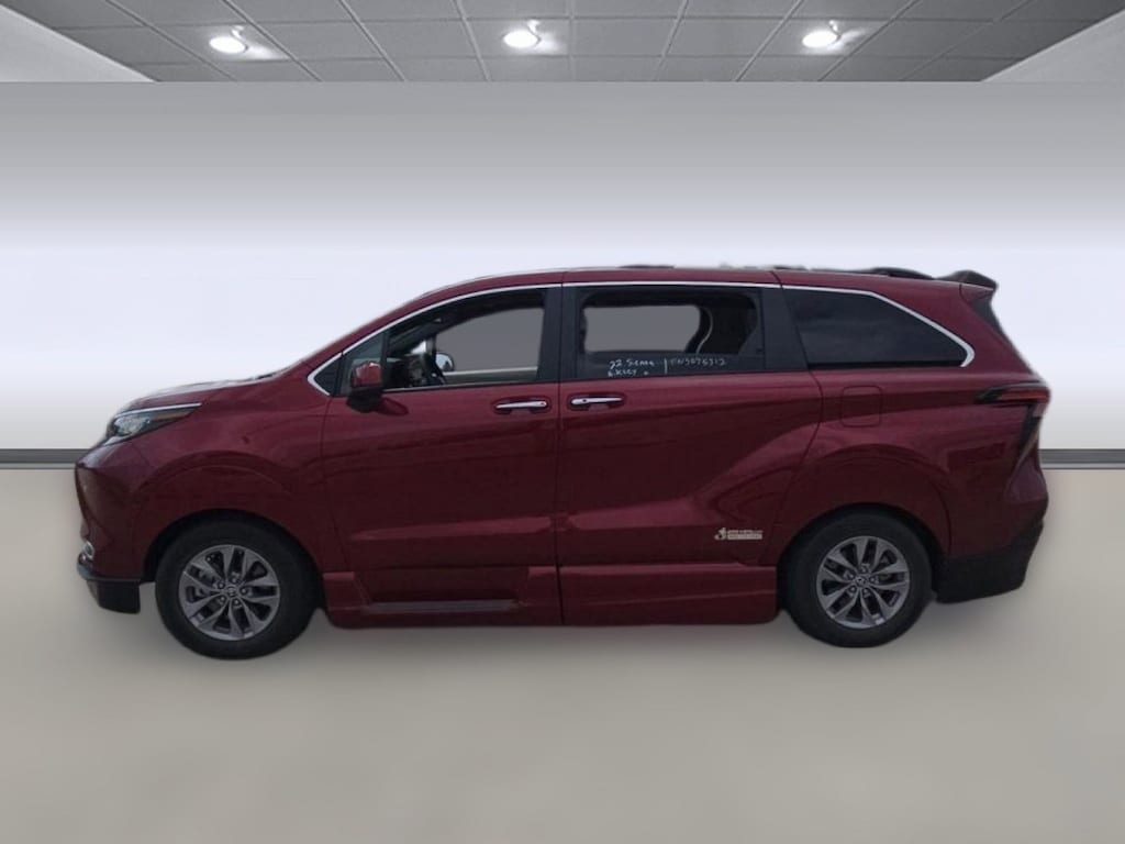 Used 2022 Toyota Sienna XLE Van Passenger Van