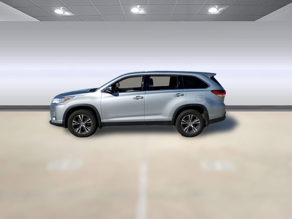 Used 2019 Toyota Highlander LE SUV