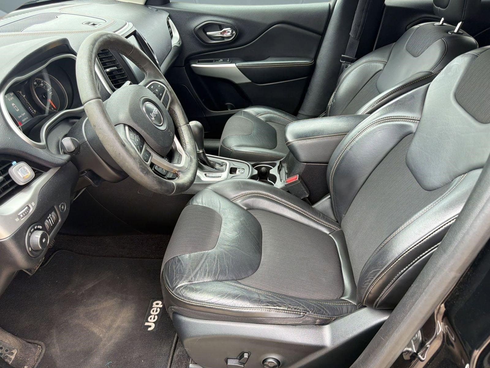 Cherokee Latitude Plus SUV