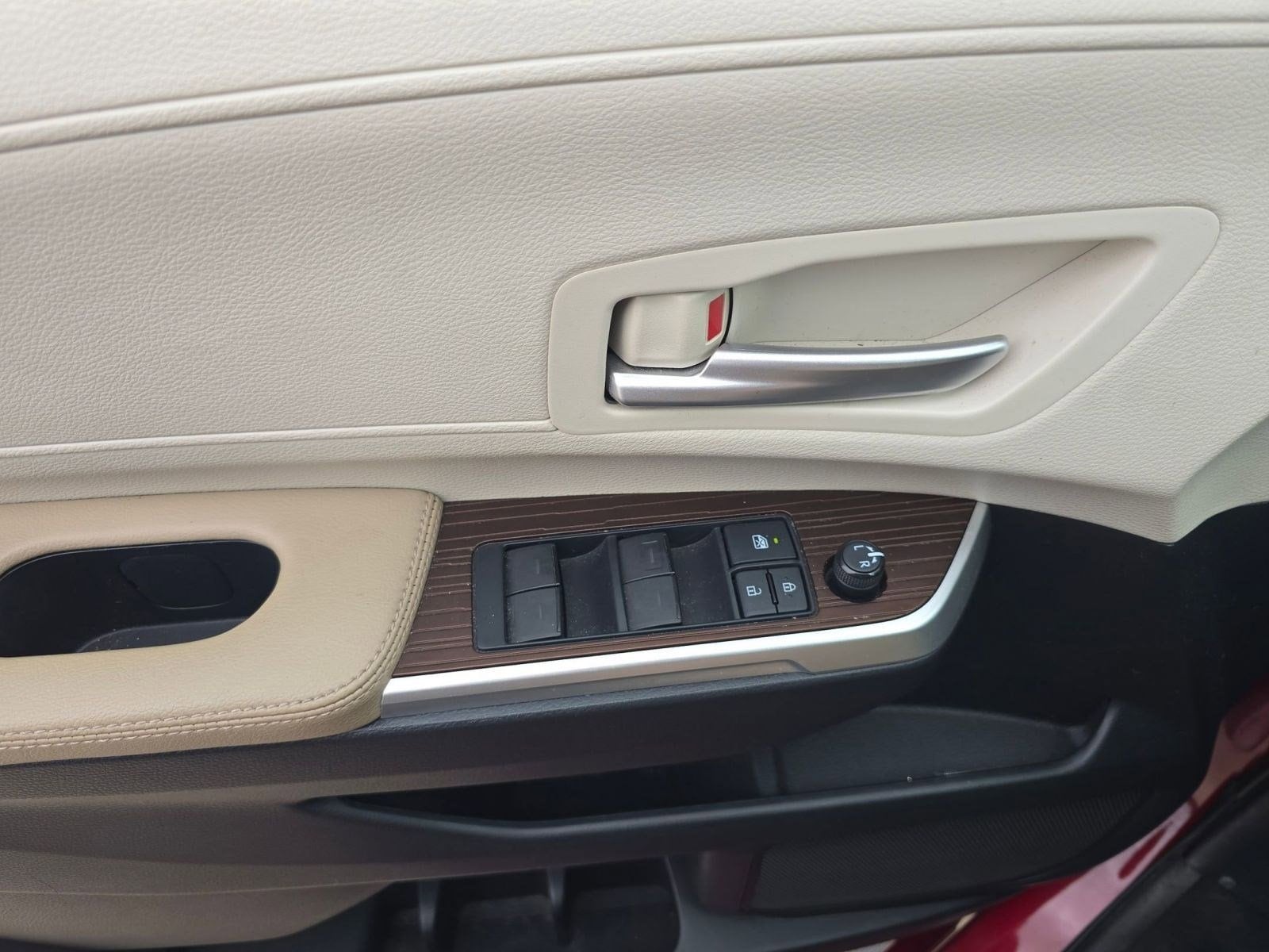 2022 Toyota Sienna XLE - Photo 11