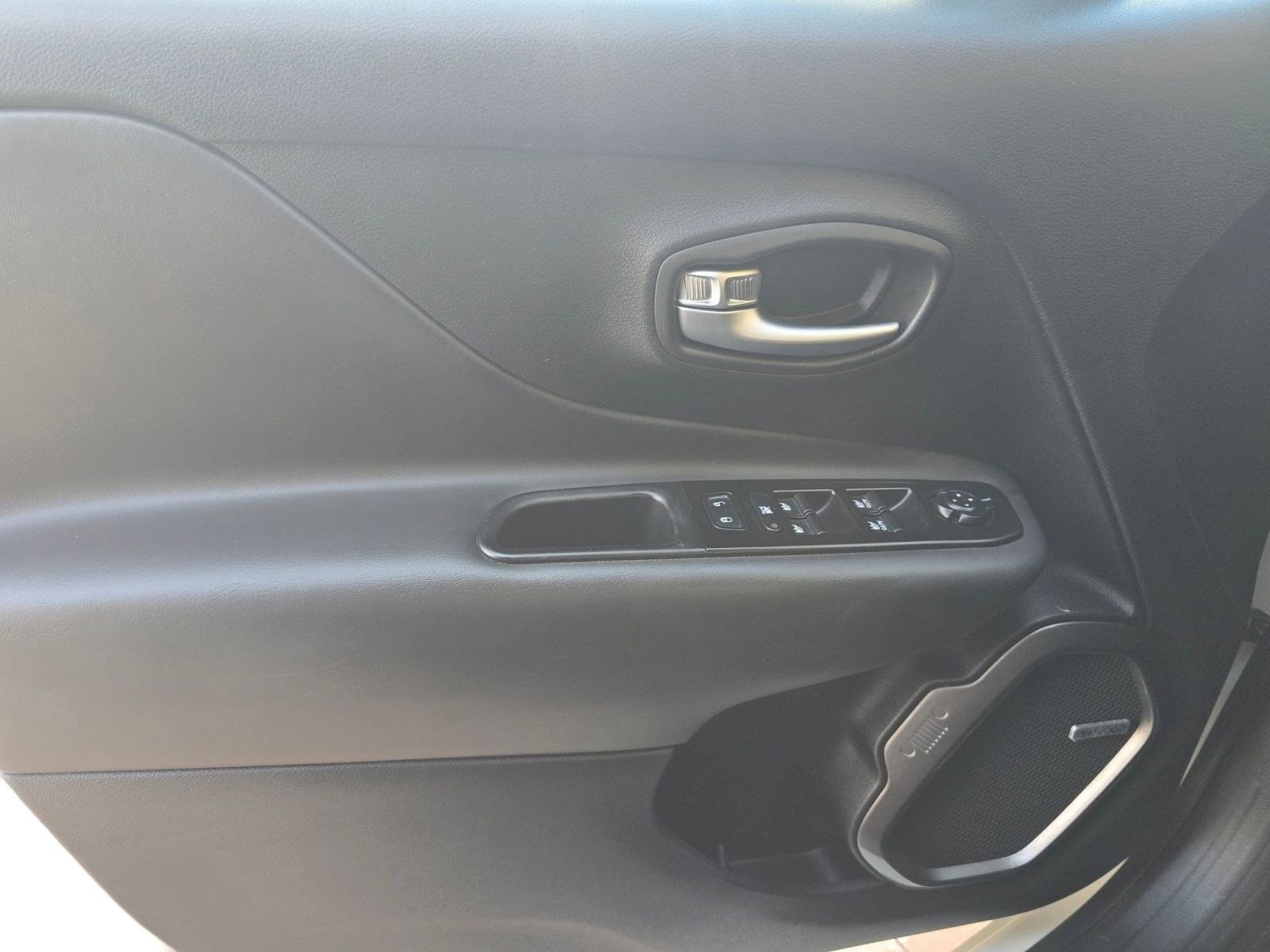 2020 Jeep Renegade Limited - Photo 11