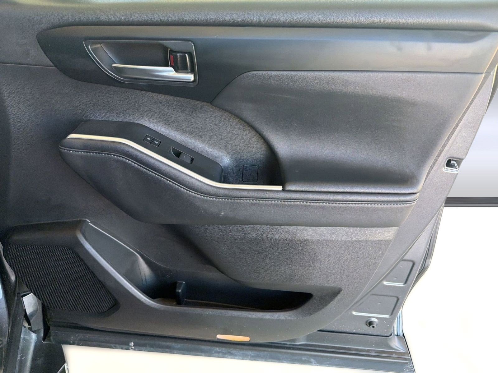 2024 Toyota Highlander XLE - Photo 16