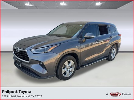 2022 Toyota Highlander LE SUV