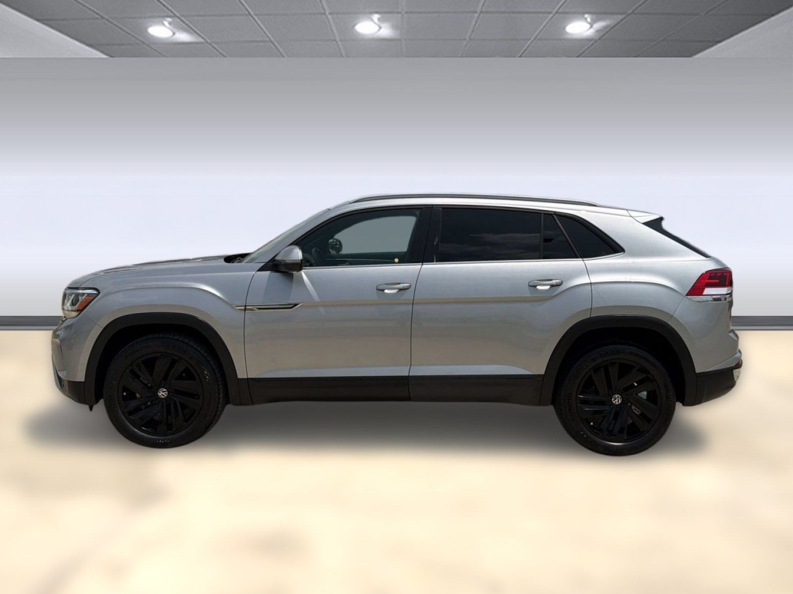 Used 2022 Volkswagen Atlas Cross Sport SE w/Tech with VIN 1V2JE2CA3NC212305 for sale in Nederland, TX